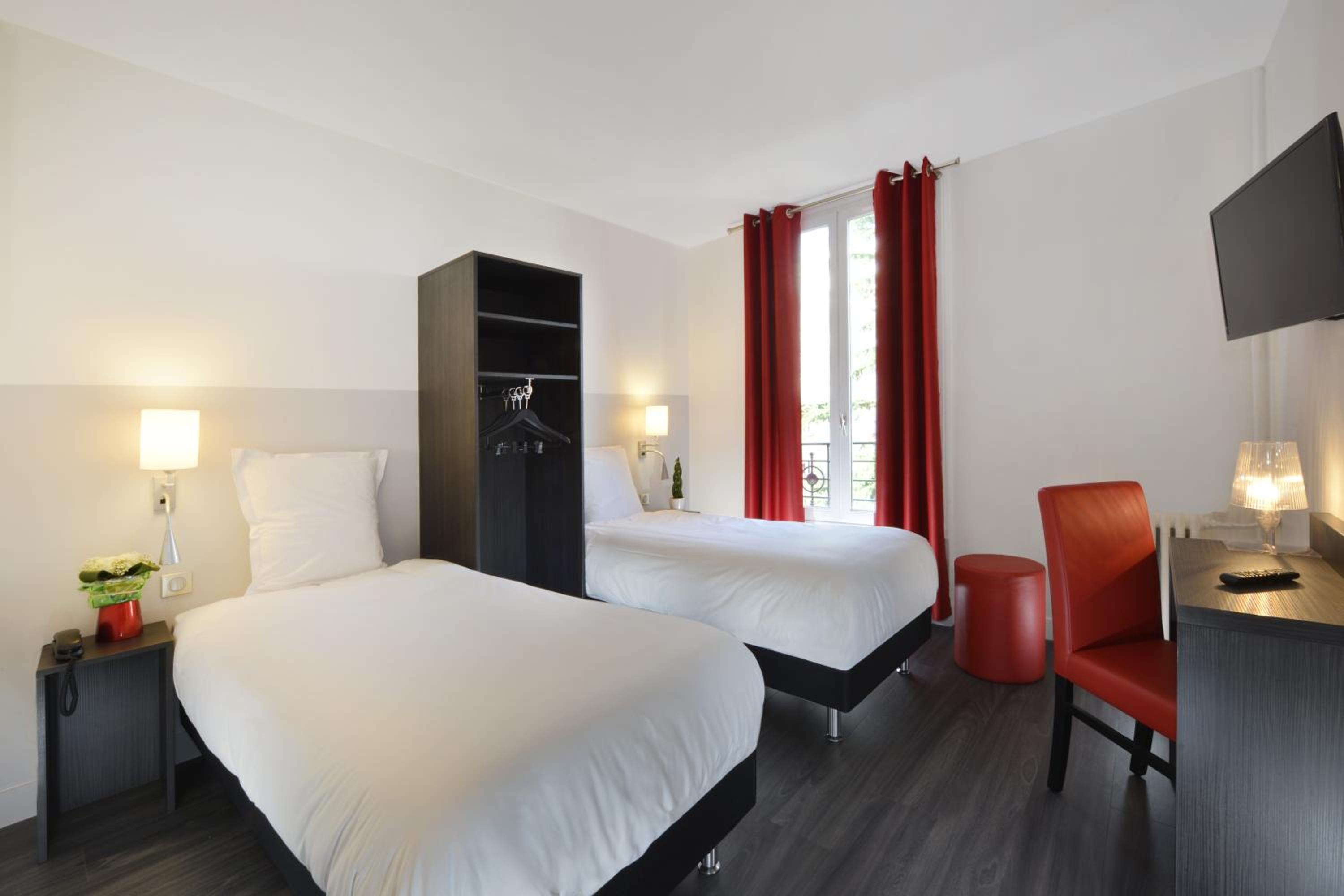 Puteaux Vacations - Hotel Douglas - Property Image 11