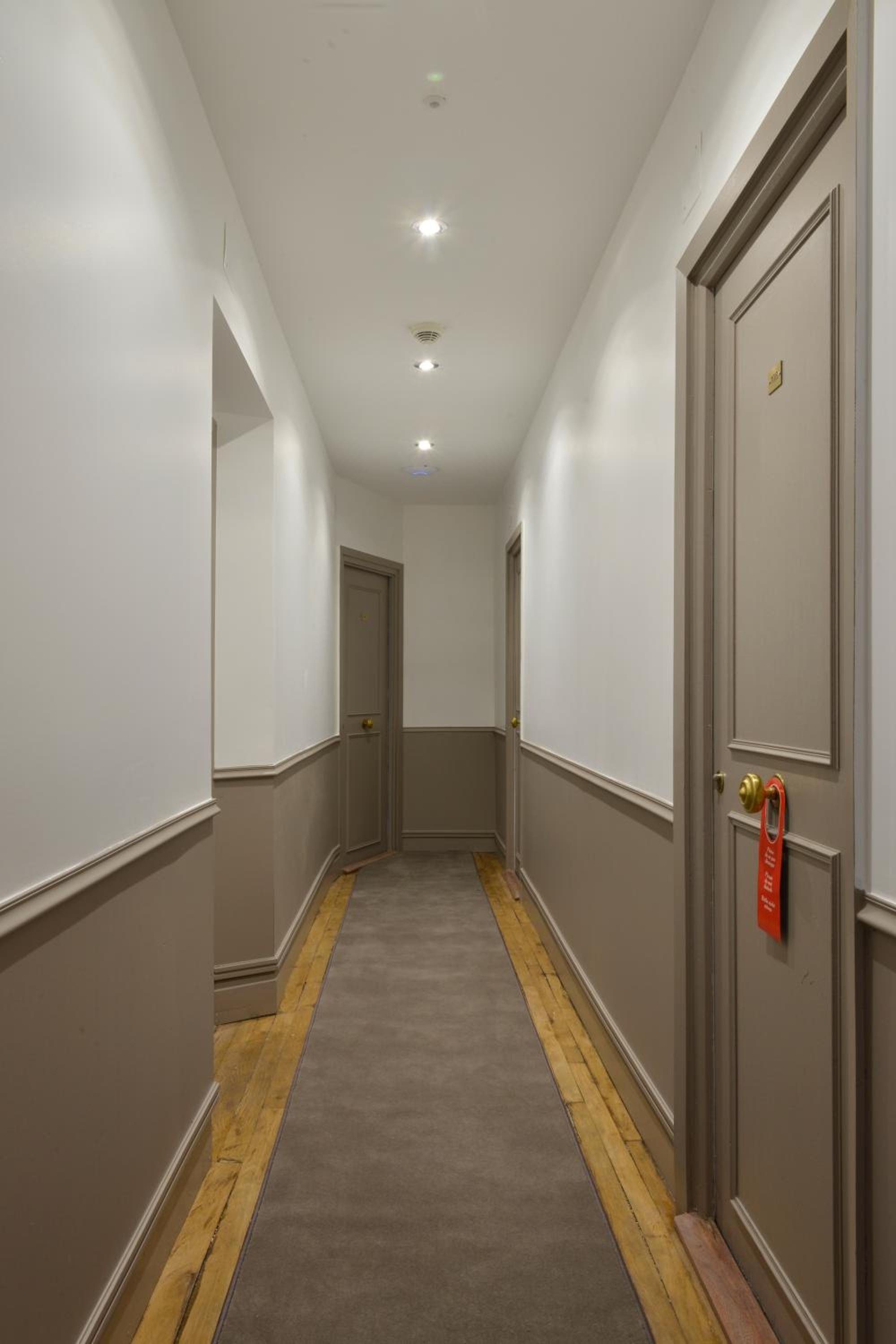 Puteaux Vacations - Hotel Douglas - Property Image 3