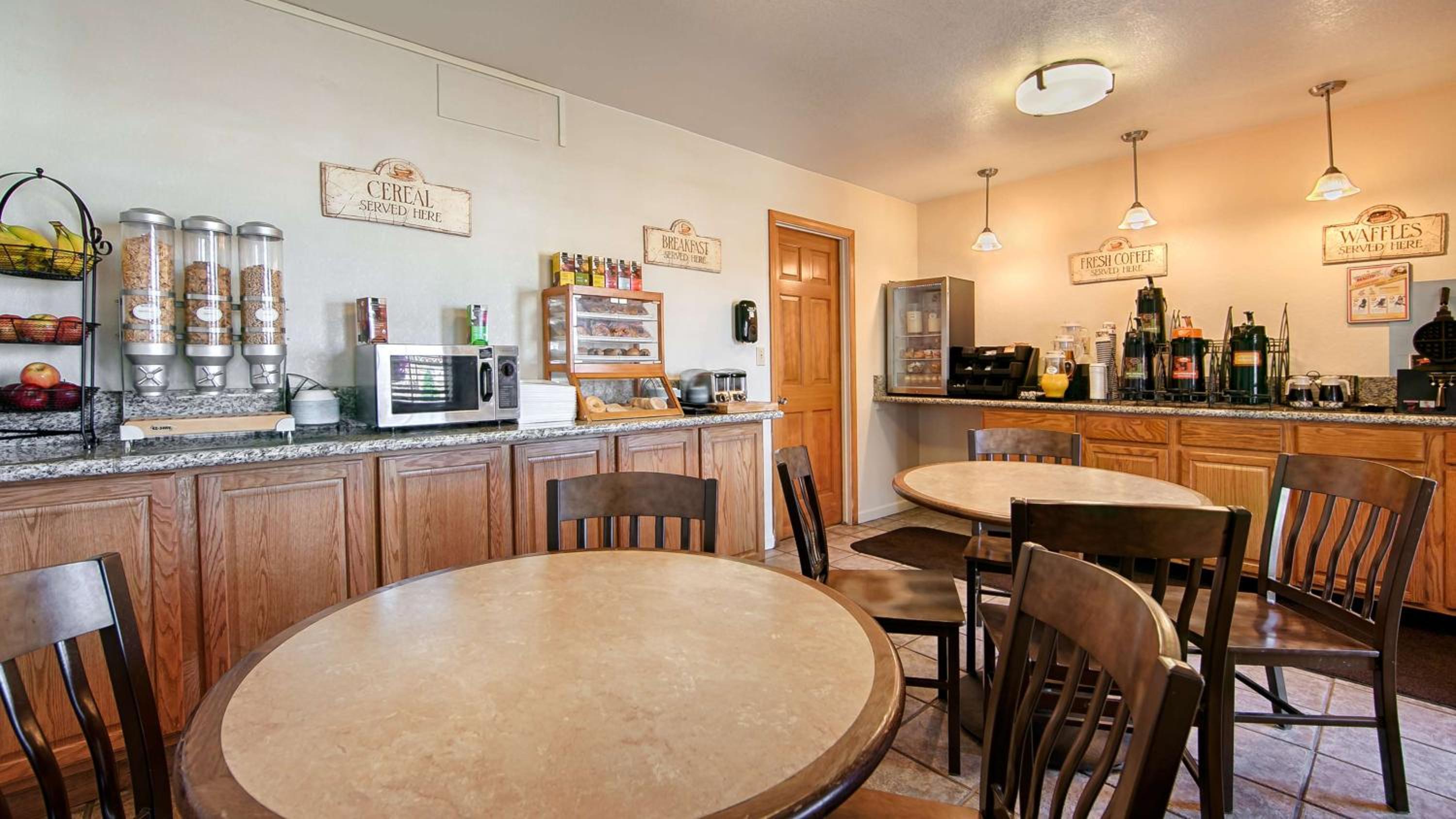 Trailside Inn, Photo 17
