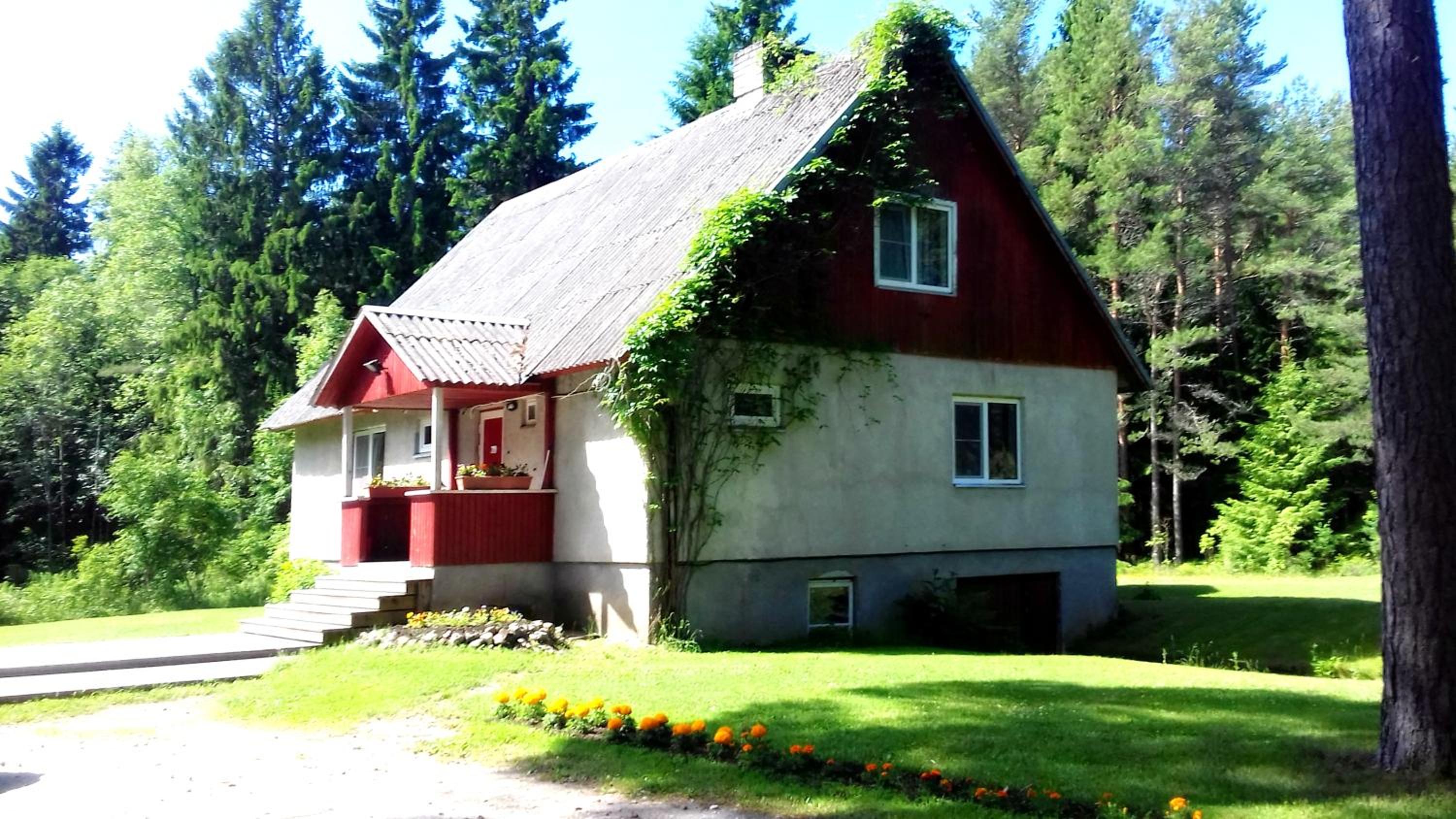 Roosi Holiday Home