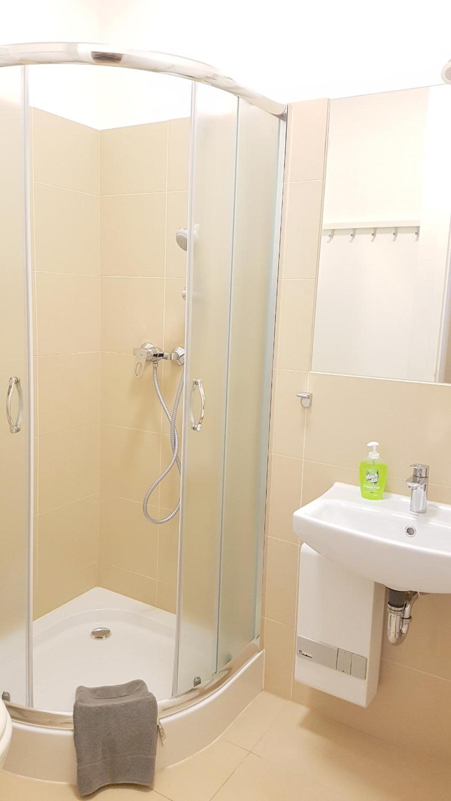 KVH by ROCKCHAIR Apartments l SUPERHOST Status l Boxspringbett am Schloss Charlottenburg welcomes you!