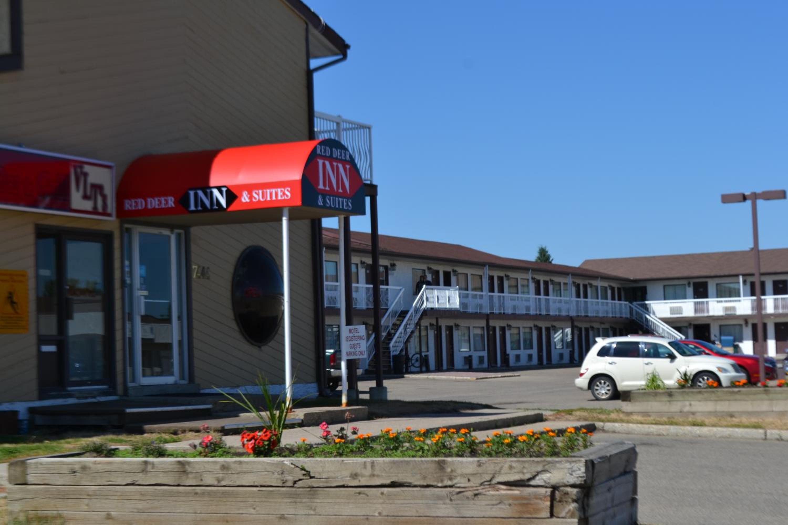Red Deer Vacations - Red Deer Inn  Suites - Property Image 1