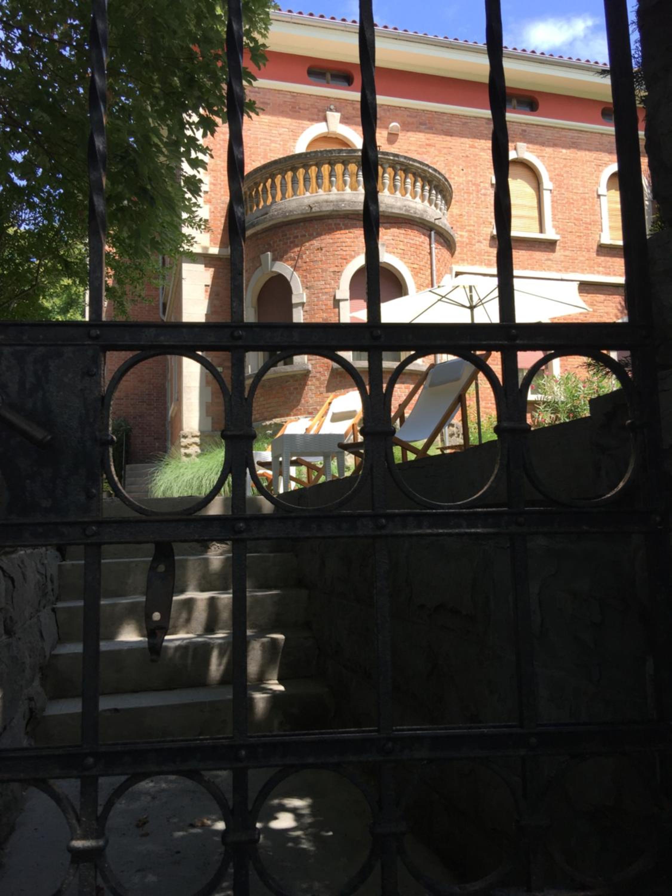 Photo 46