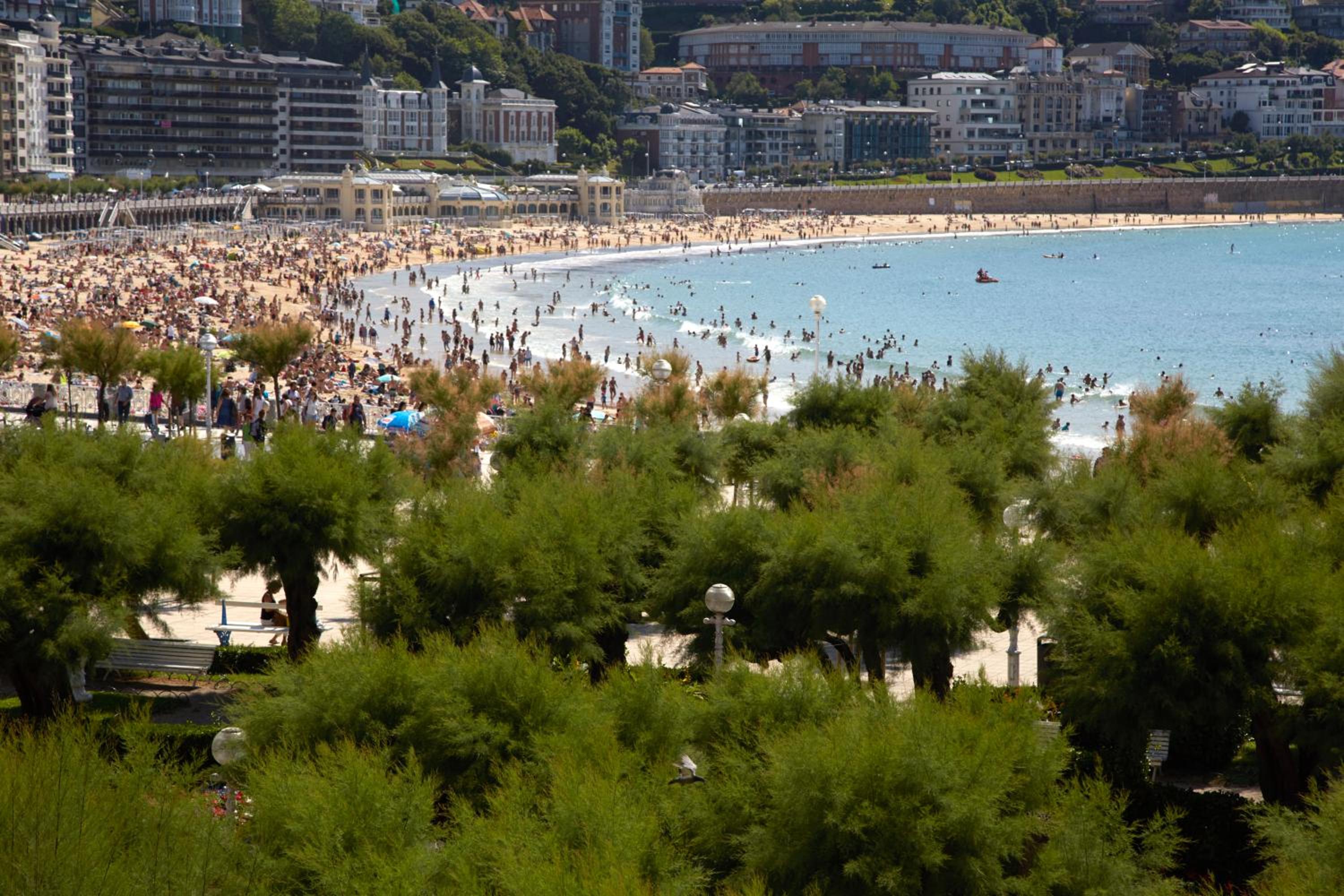 Playa de La Concha 10 by FeelFree Rentals