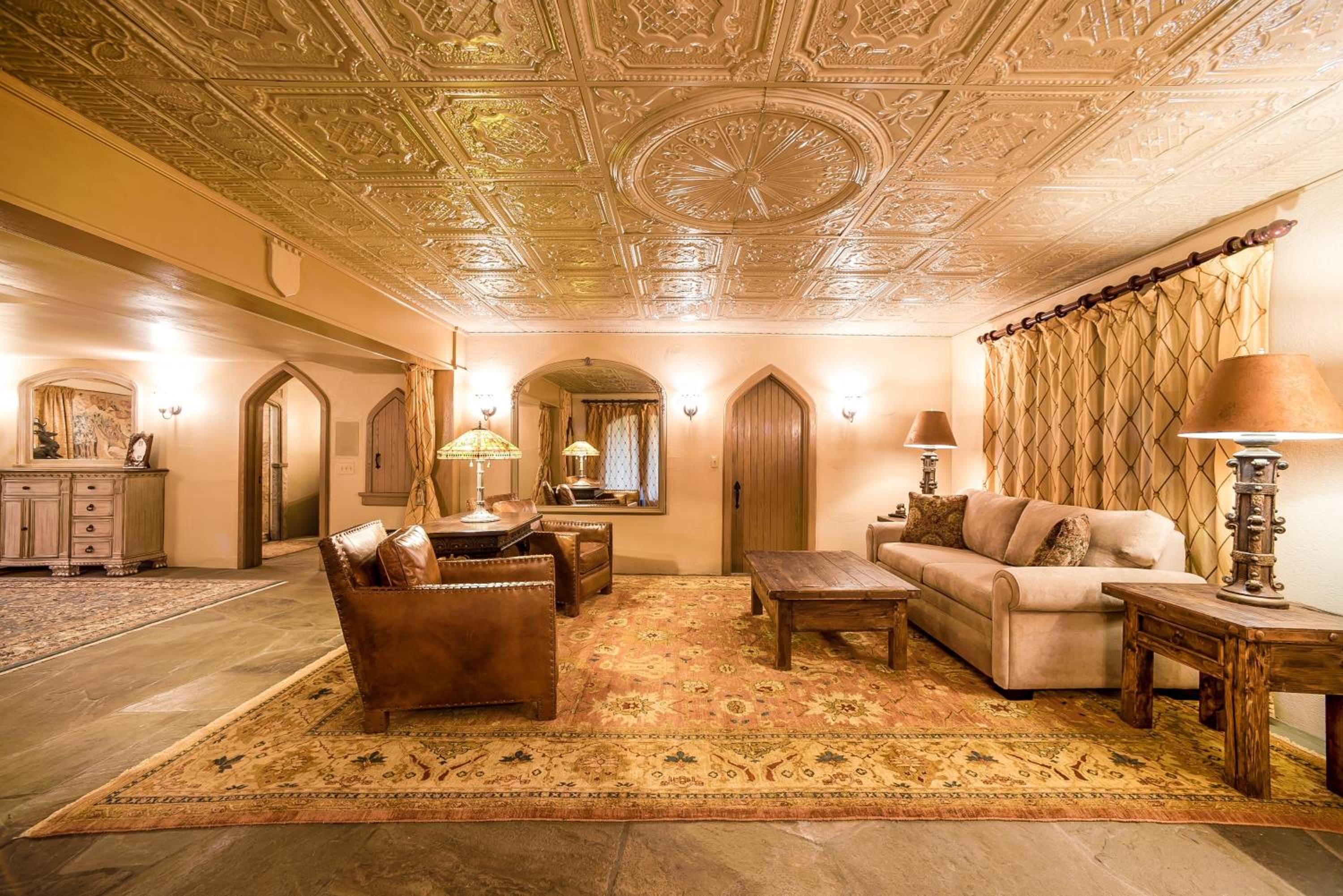HIGHLANDS CASTLE overlooking Lake George plus 2 other CASTLES & SUITES