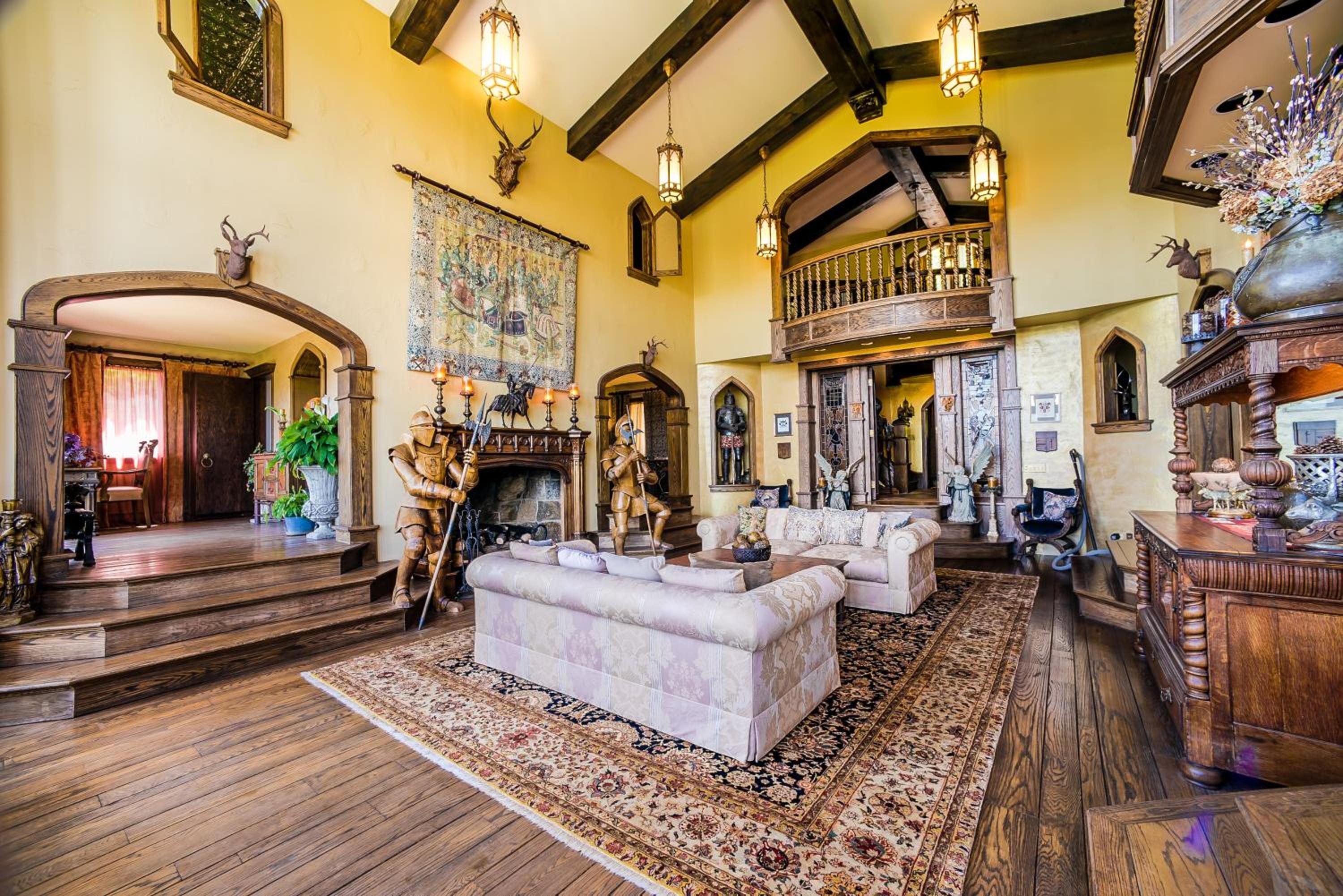 HIGHLANDS CASTLE overlooking Lake George plus 2 other CASTLES & SUITES