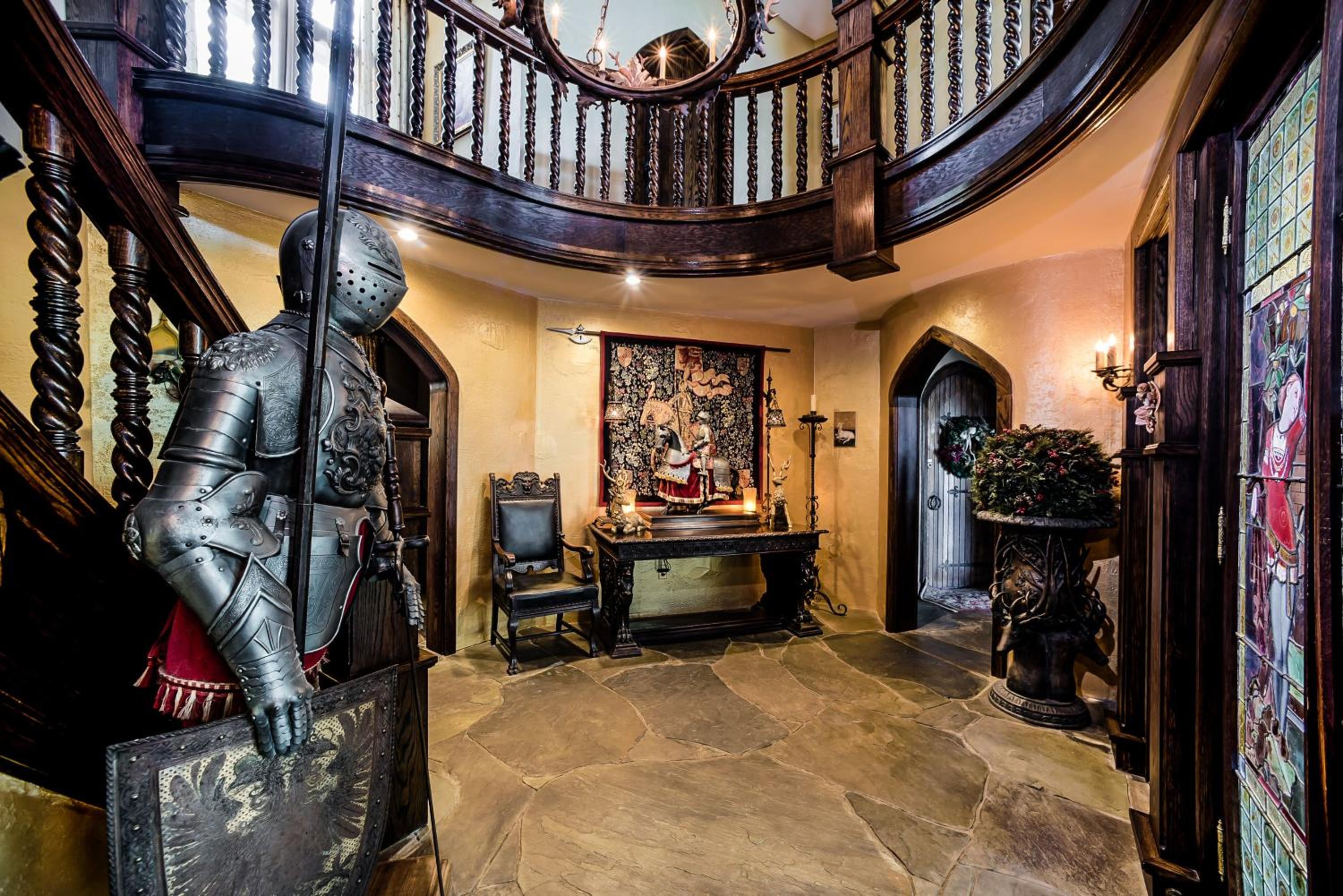 HIGHLANDS CASTLE overlooking Lake George plus 2 other CASTLES & SUITES