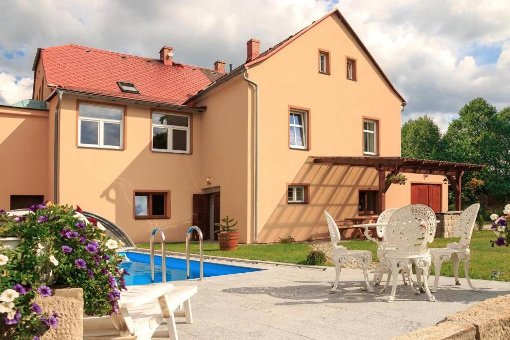 Domek U rybníčku