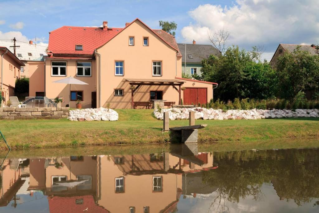 Domek U rybníčku