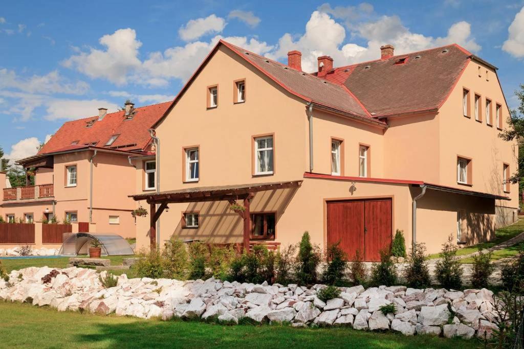 Domek U rybníčku