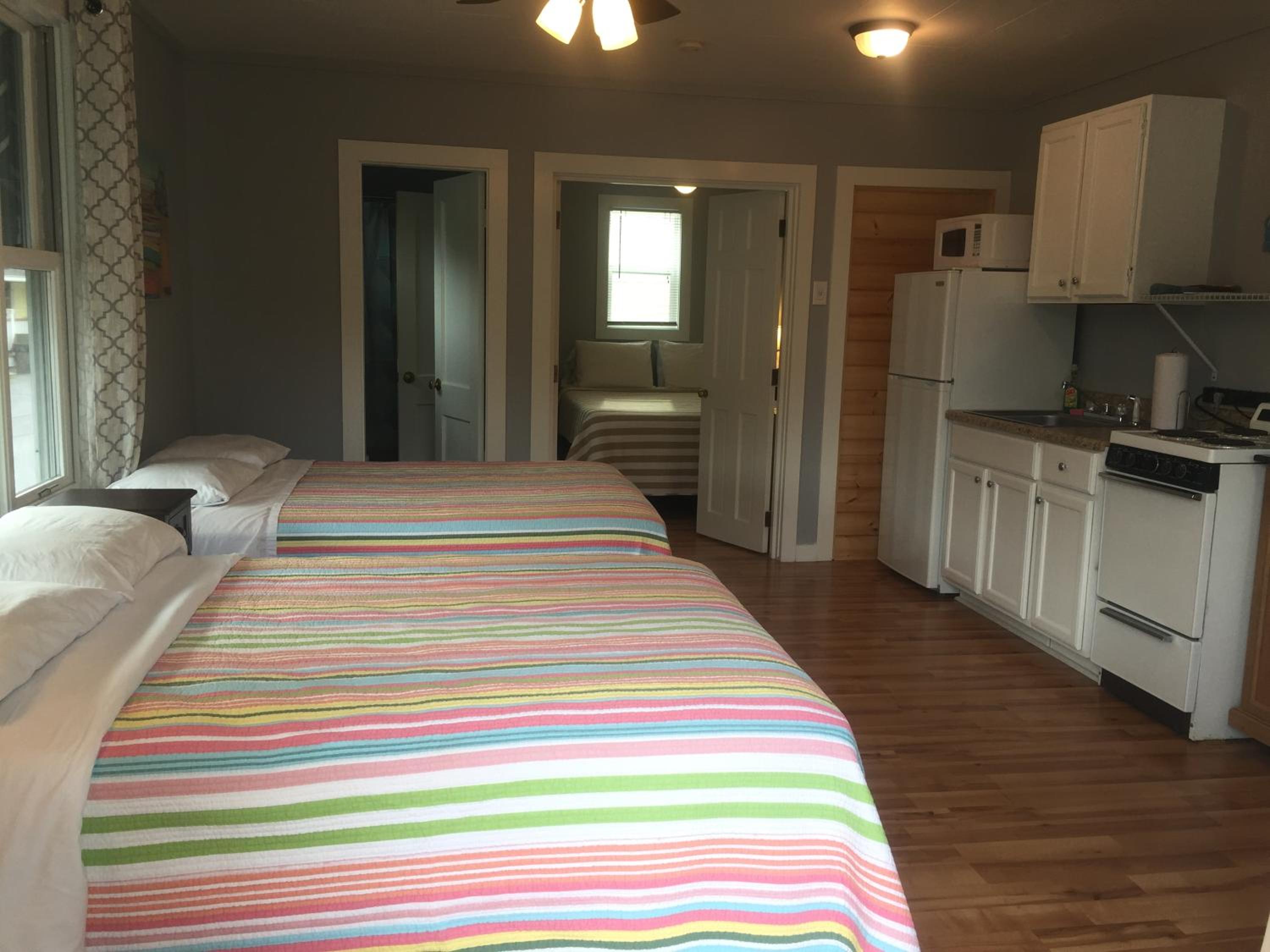 Drake's Island Resort Cottages - Property Image 19