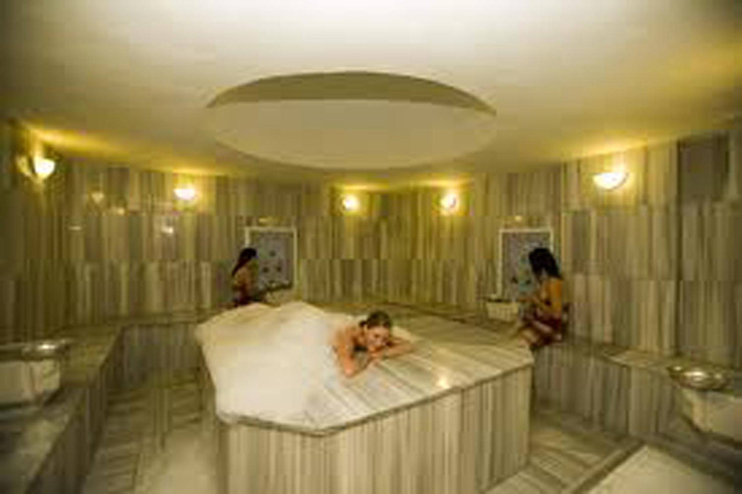 Monte Carlo Hotel - Image 32