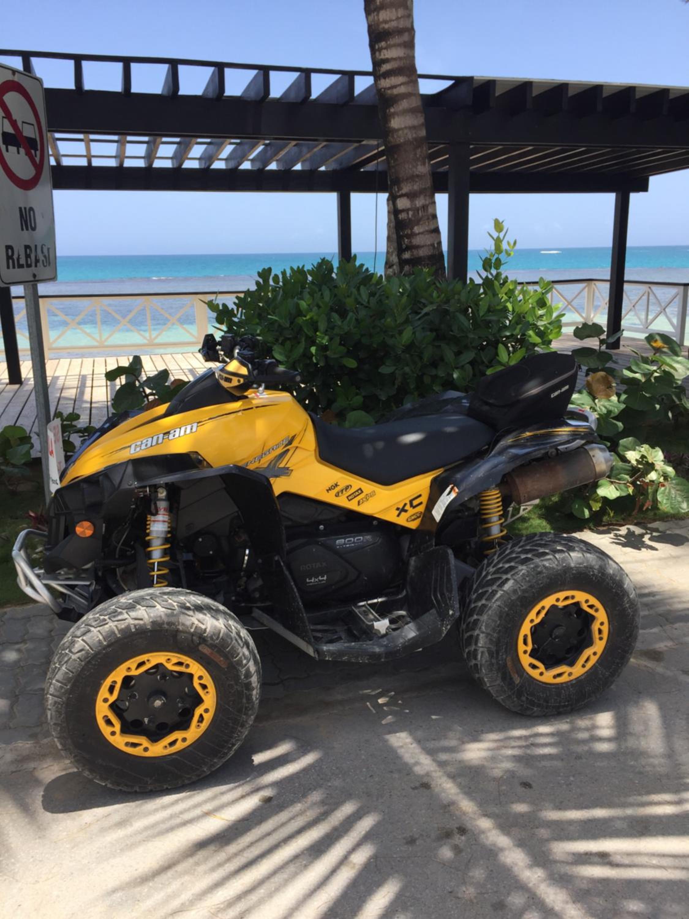 Aligio Beachfront Paradise