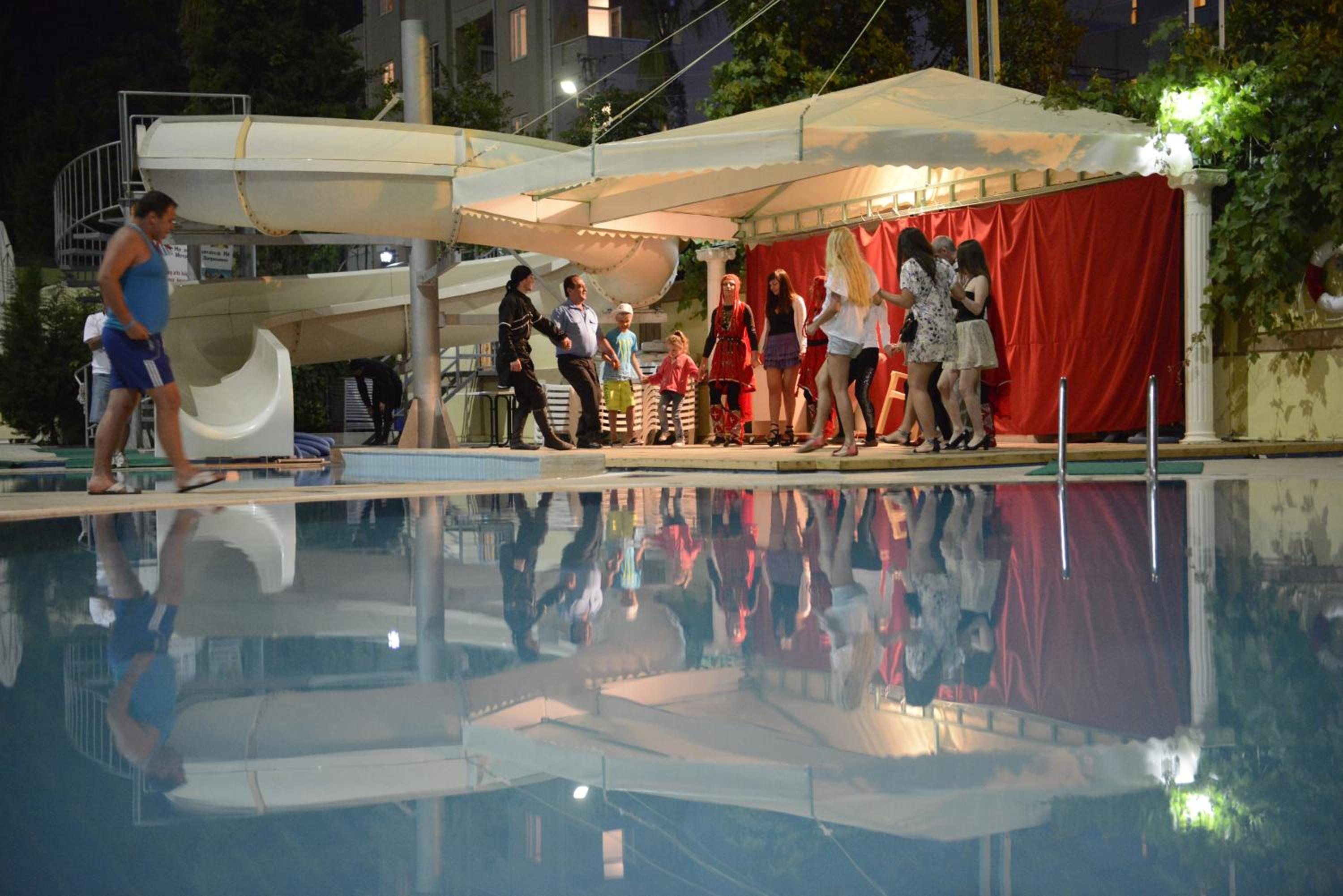 Monte Carlo Hotel - Image 28