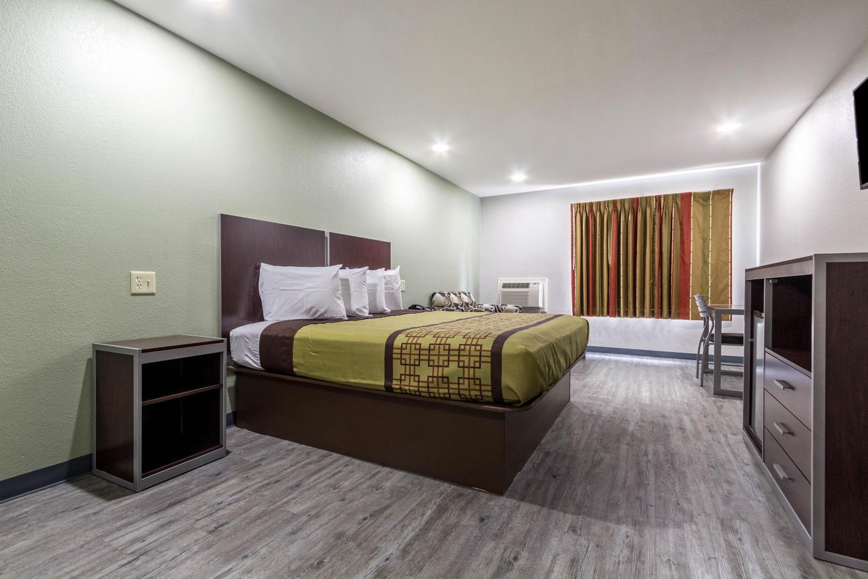 Scottish Inn and Suites Tomball