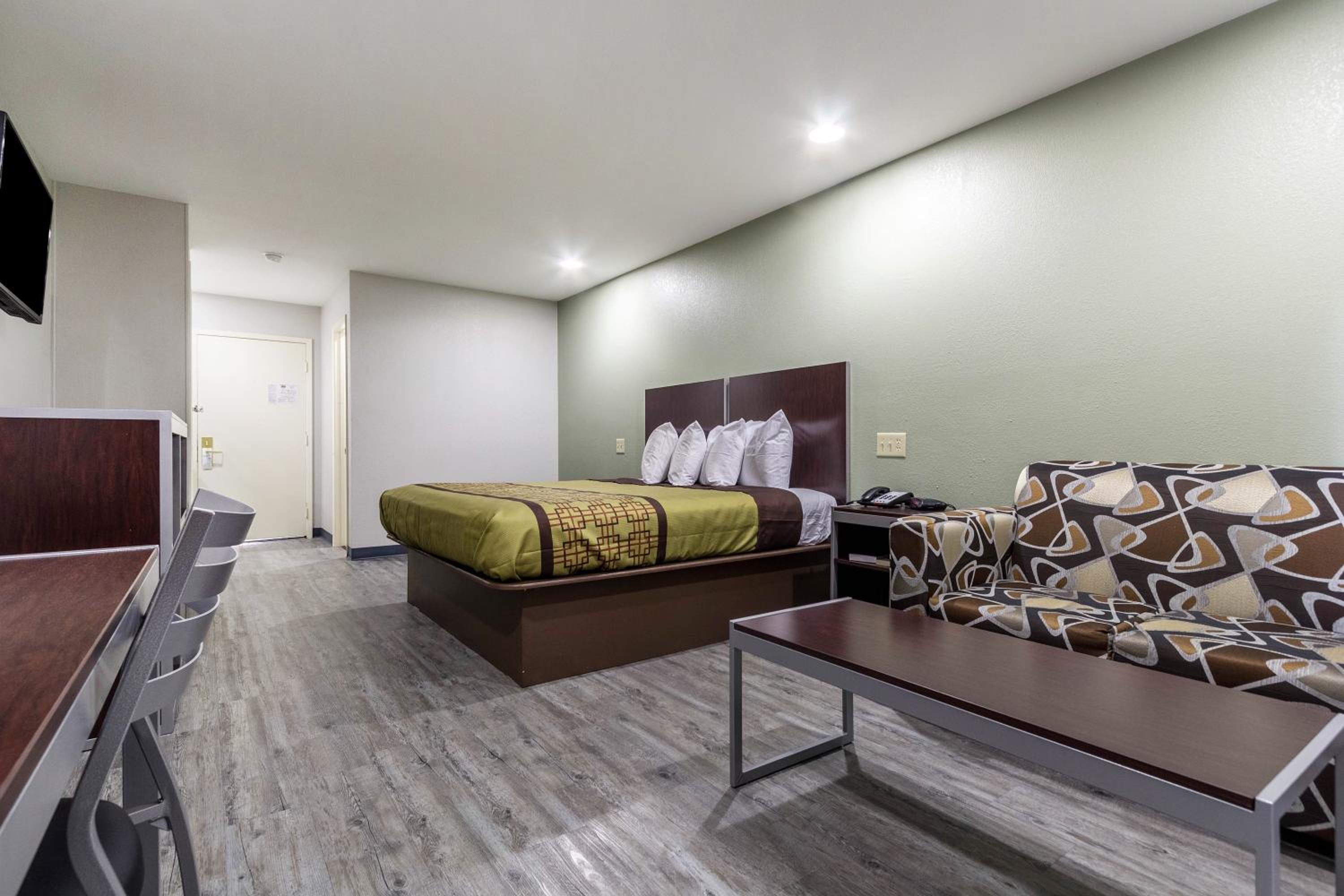 Scottish Inn and Suites Tomball