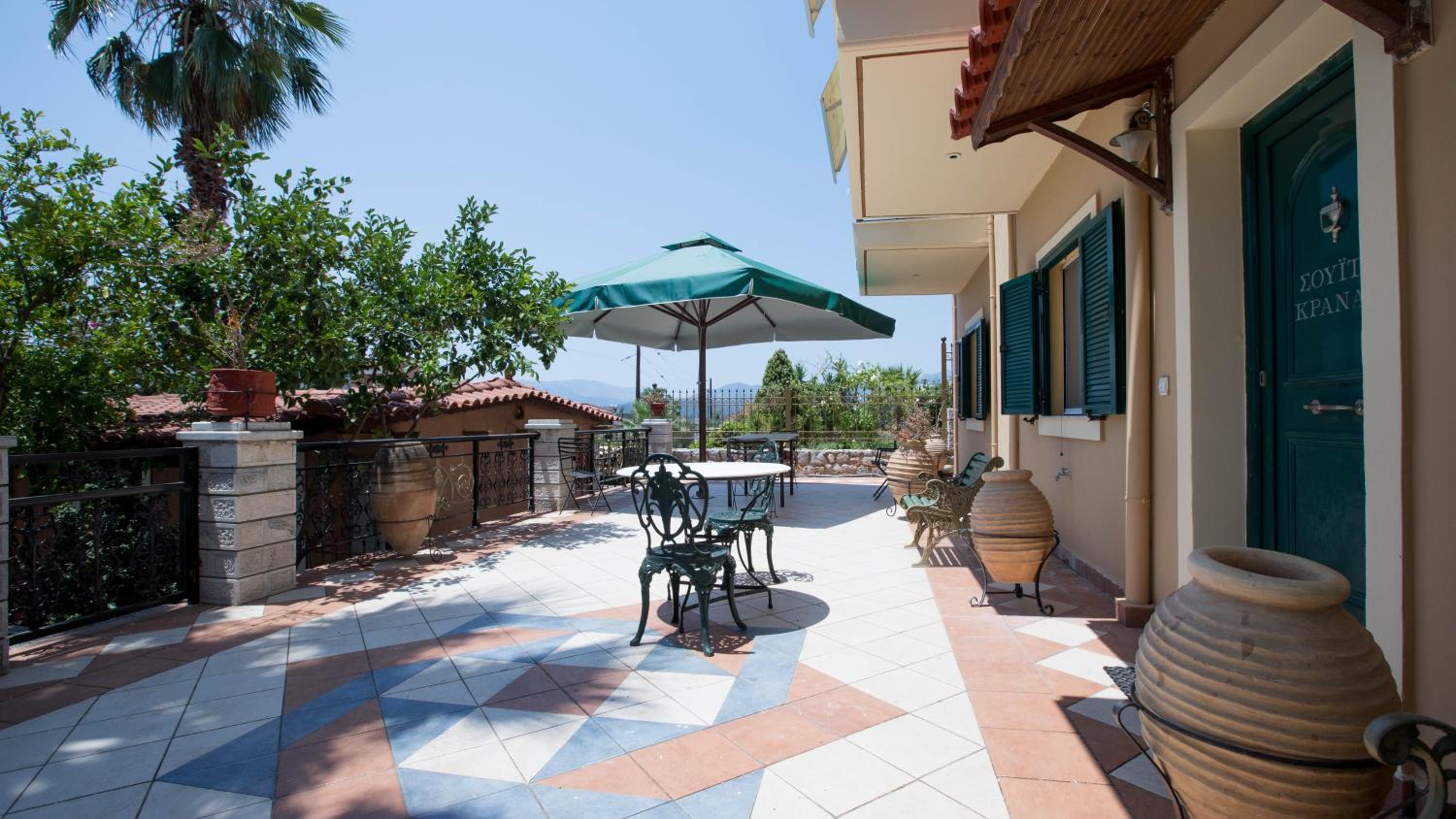 Amfitrion Apartments