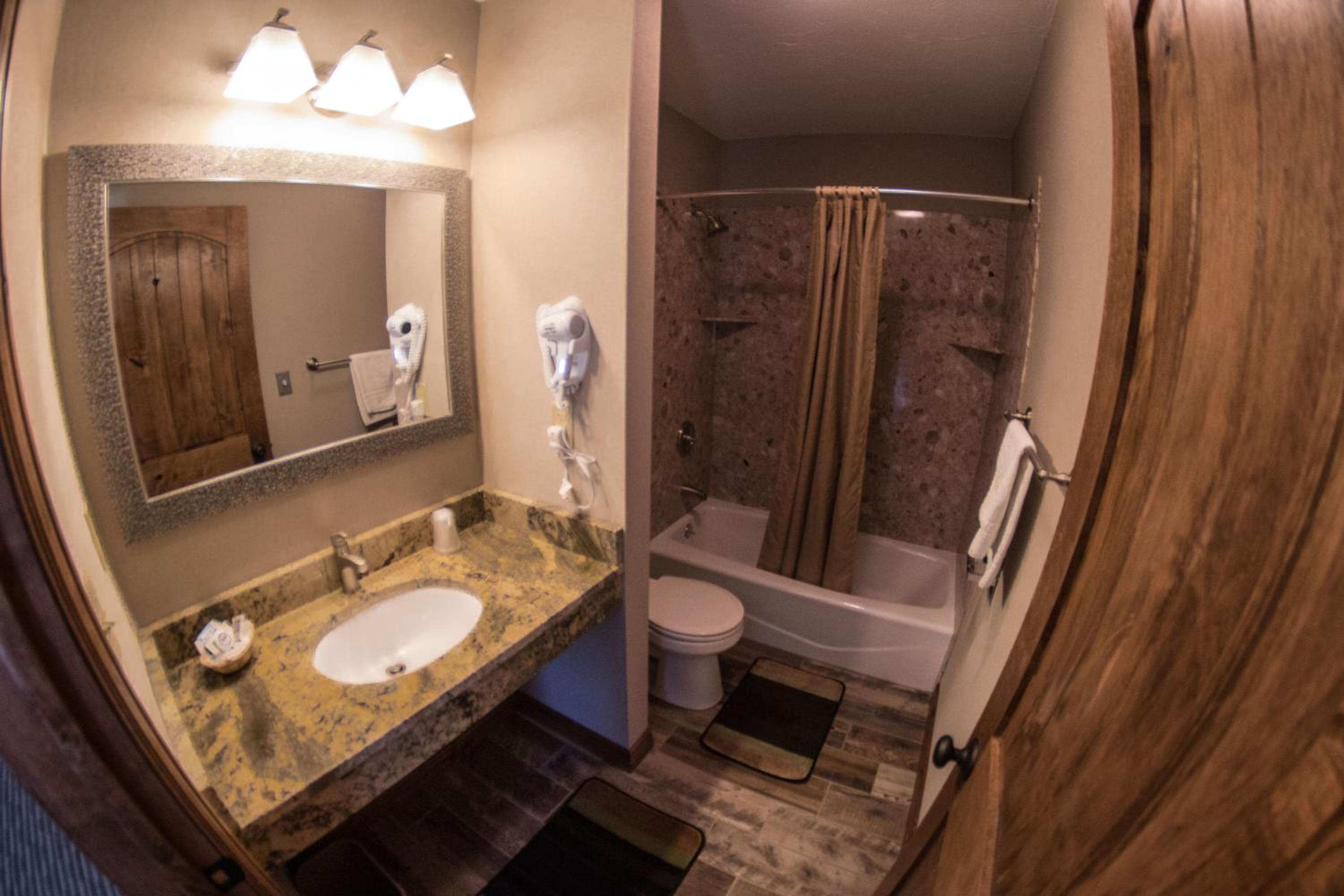 Stagecoach Inn & Suites