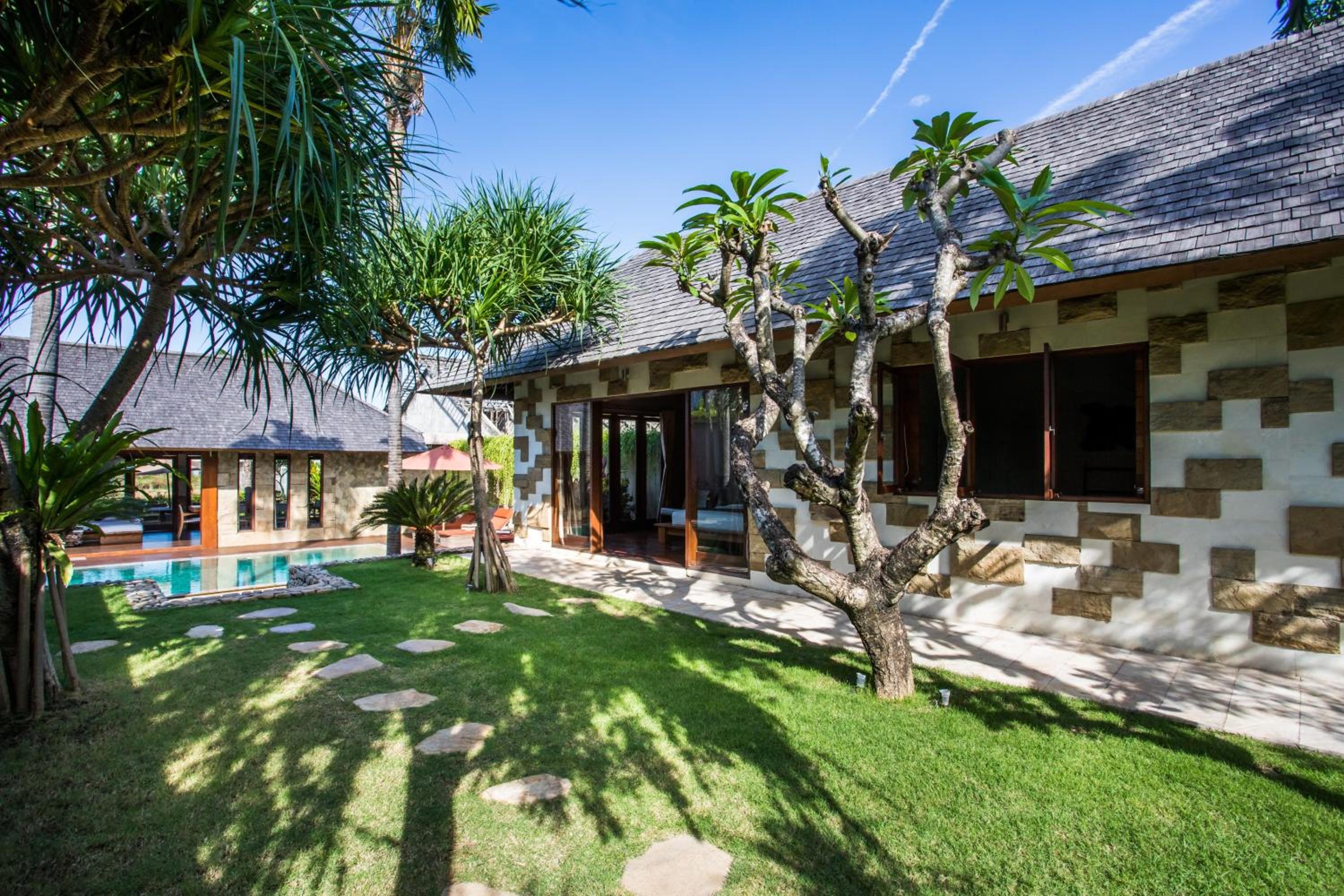 Rachline Villa