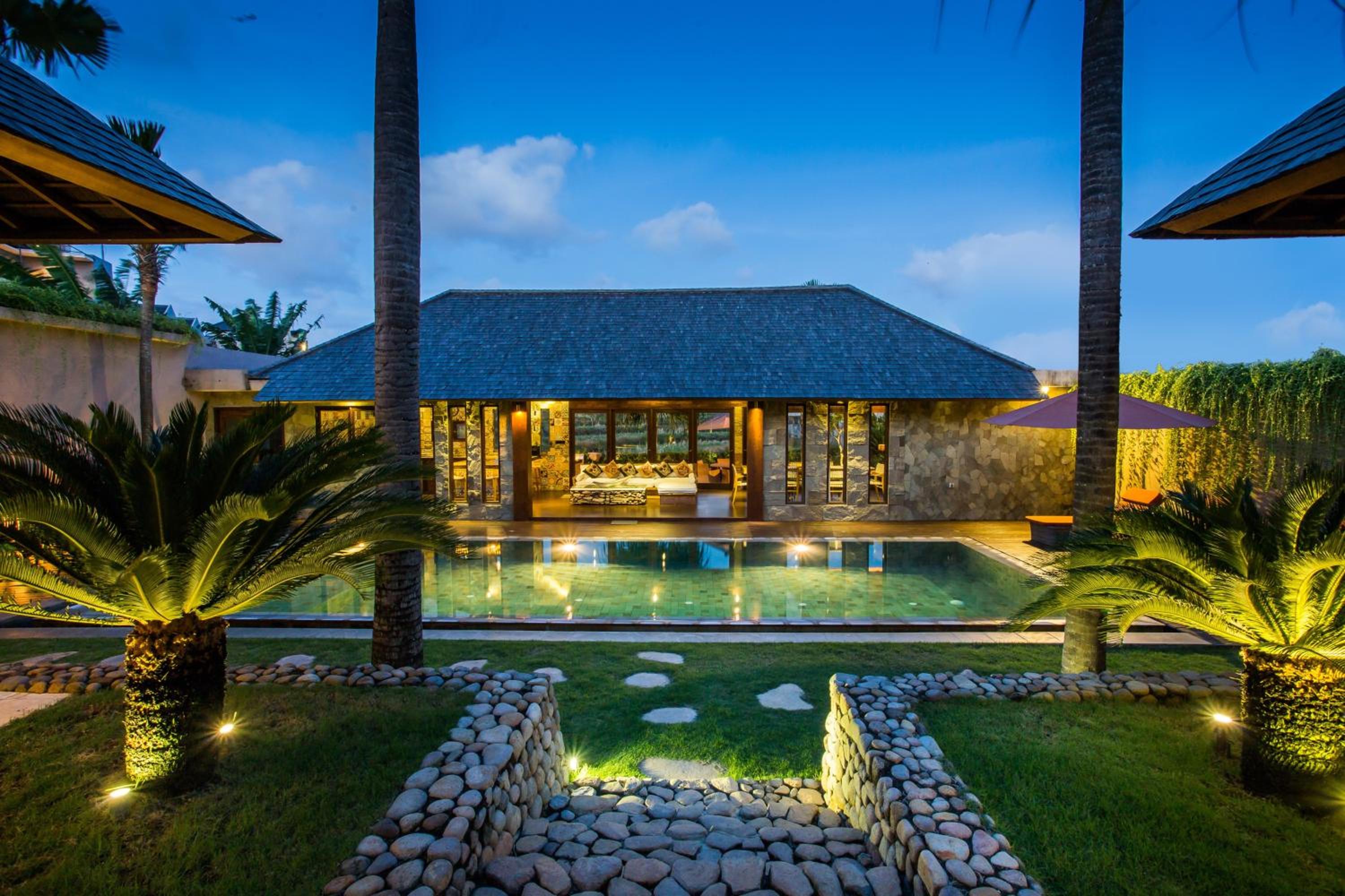 Rachline Villa