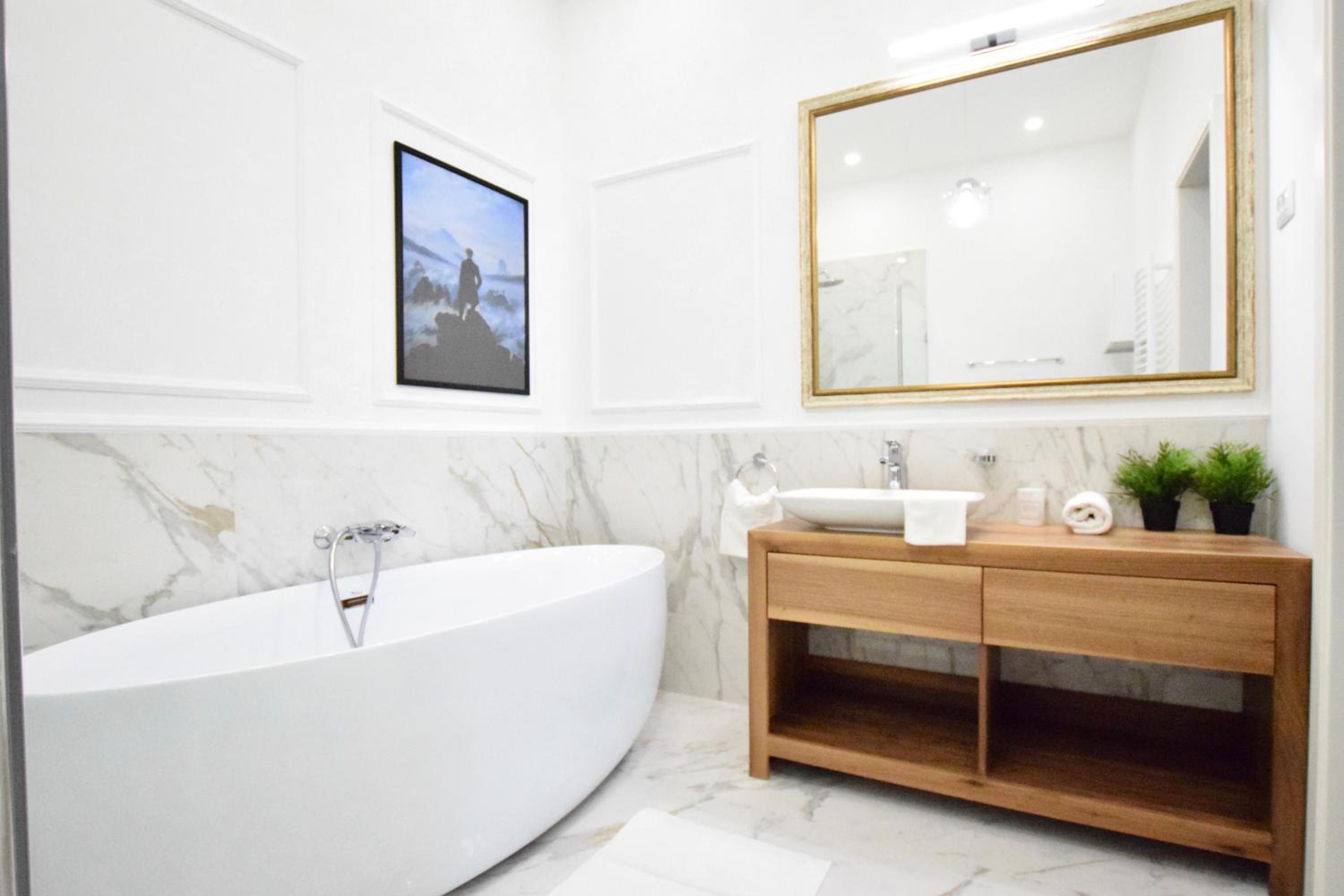 Luxury Apartment by Hi5 - Szervita Suite view 3