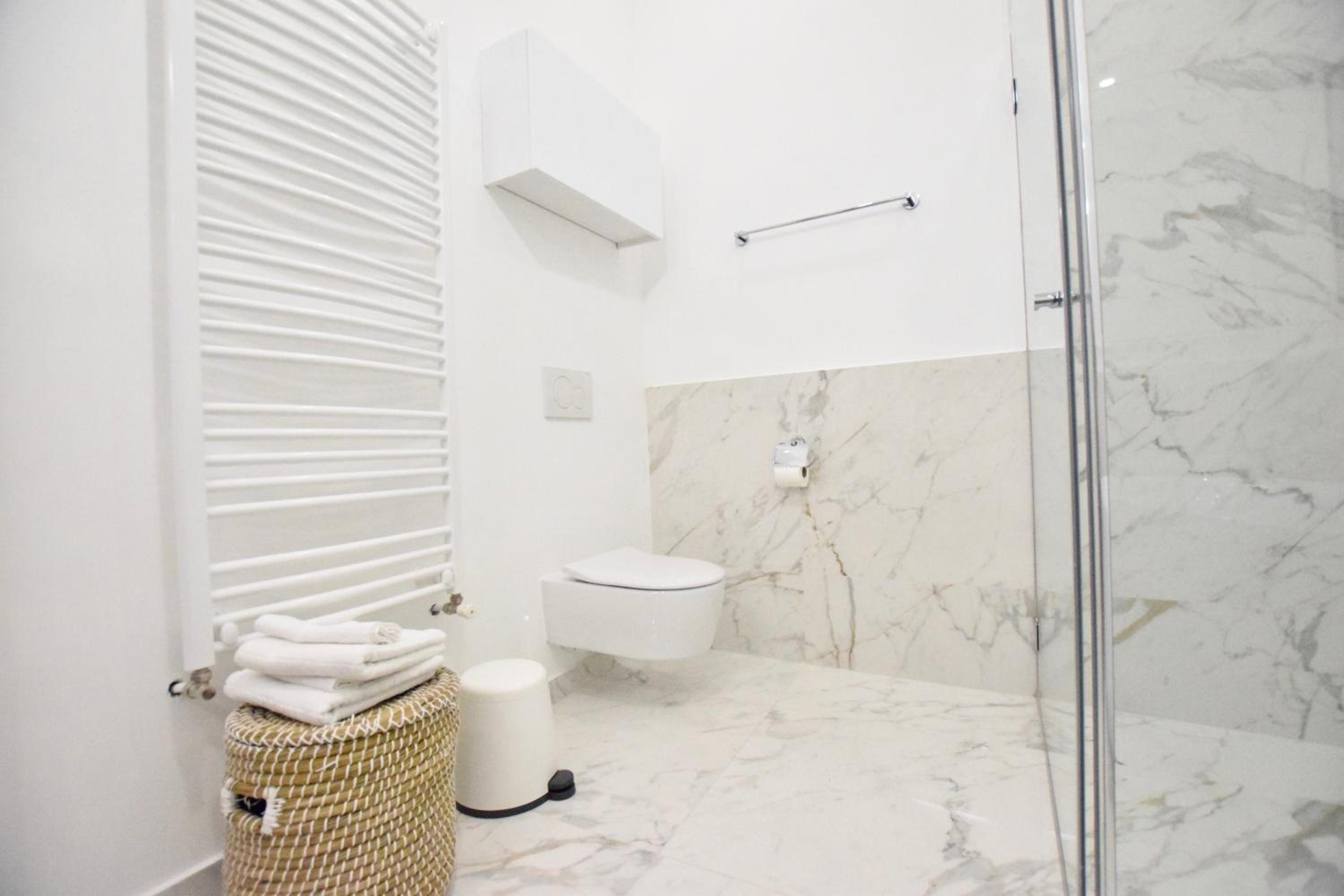 Luxury Apartment by Hi5 - Szervita Suite view 5
