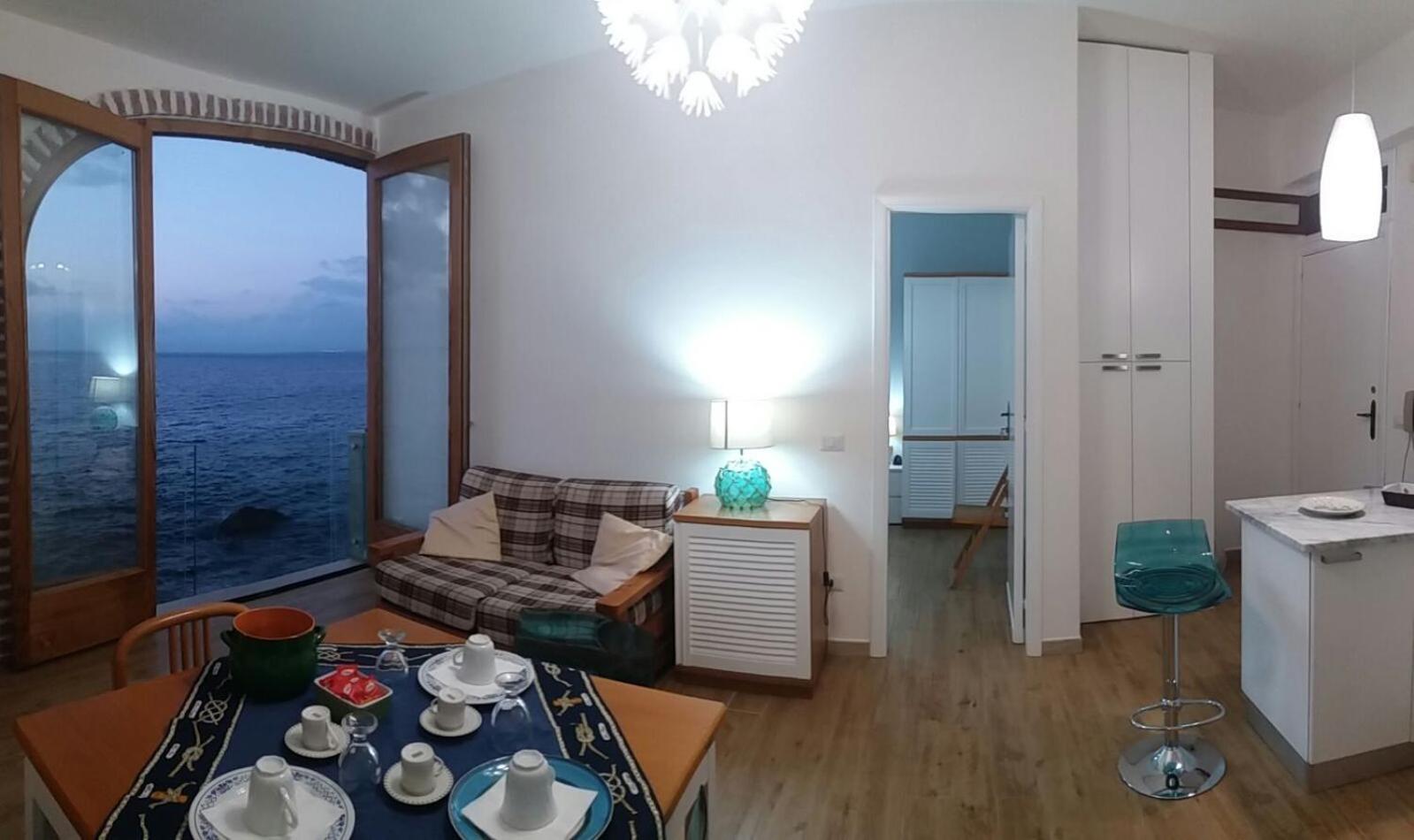 Gabbiano Azzurro Flat Chianalea view 4