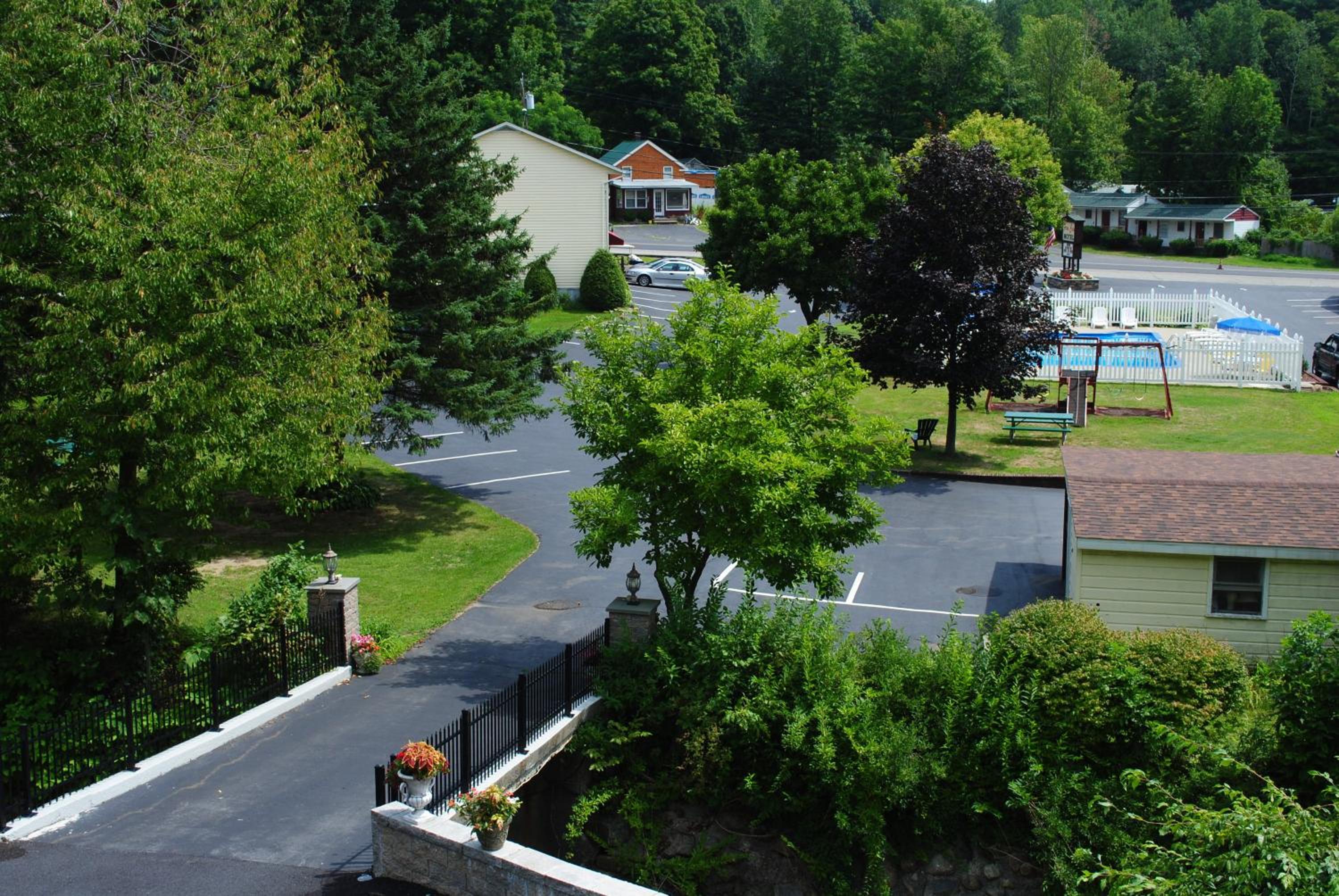 Fran Cove Motel