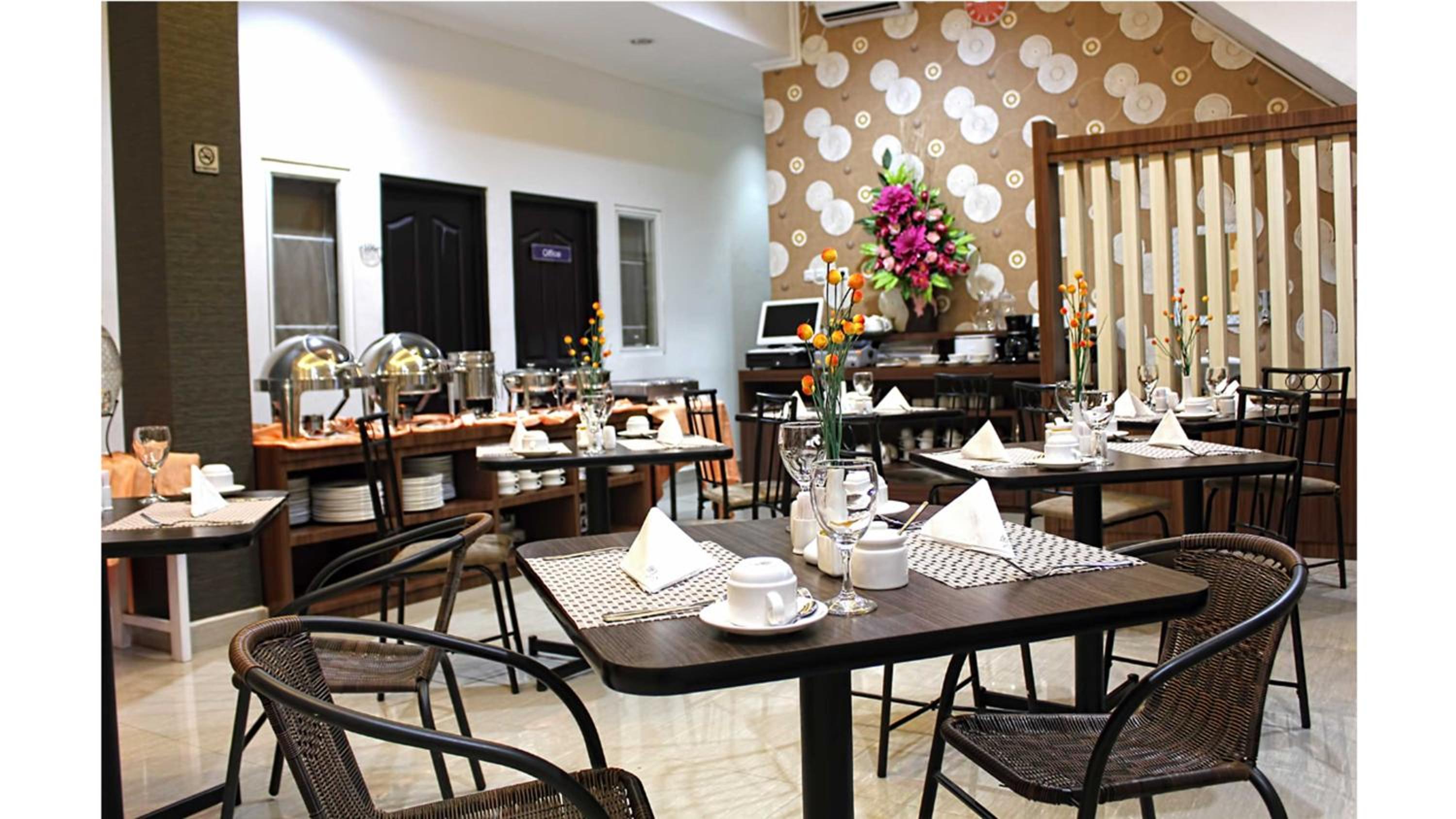 Mel's Inn Manado