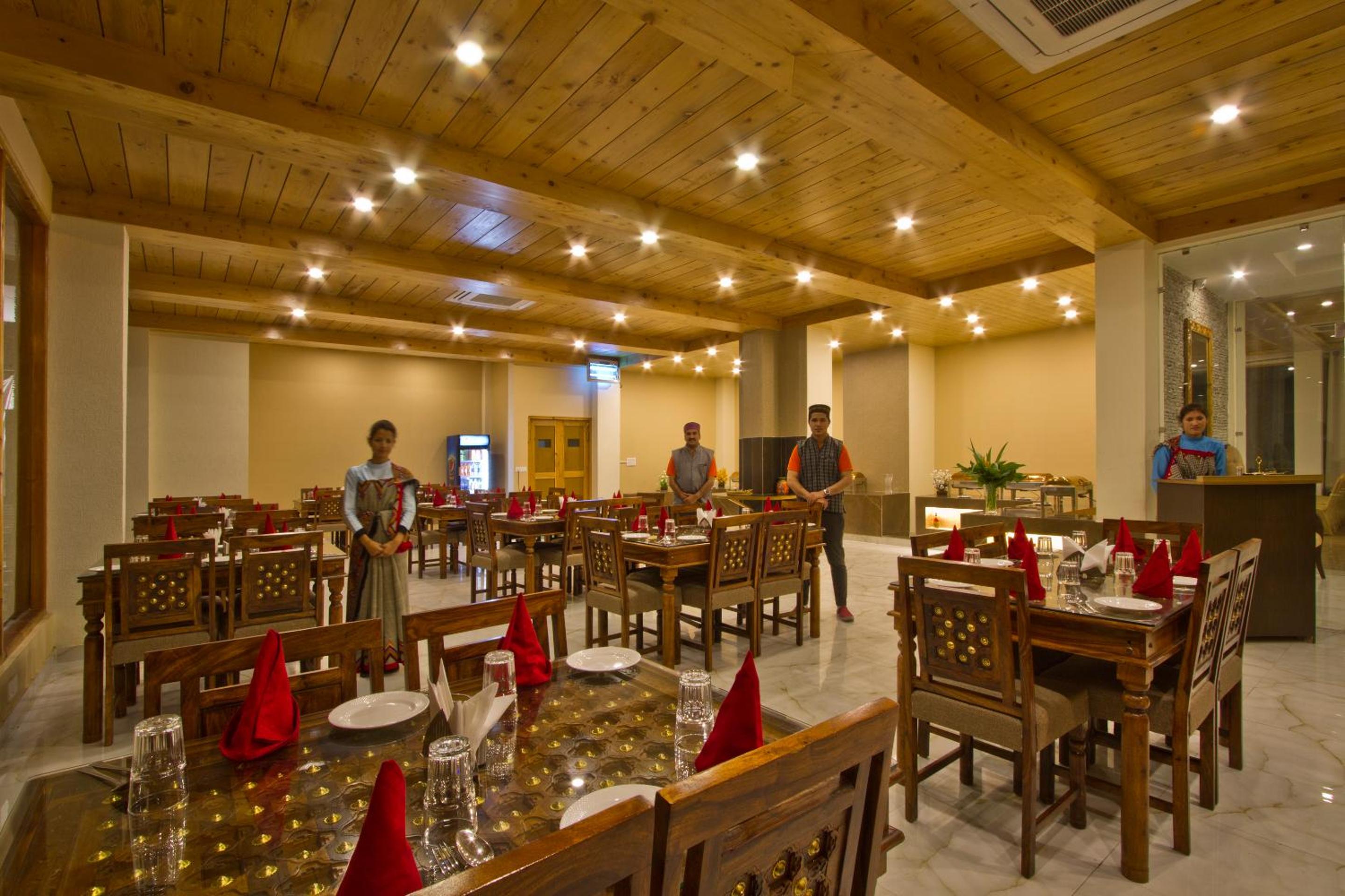 Snow Flakes Resort And Spa Centrally Heated Luxury Resort