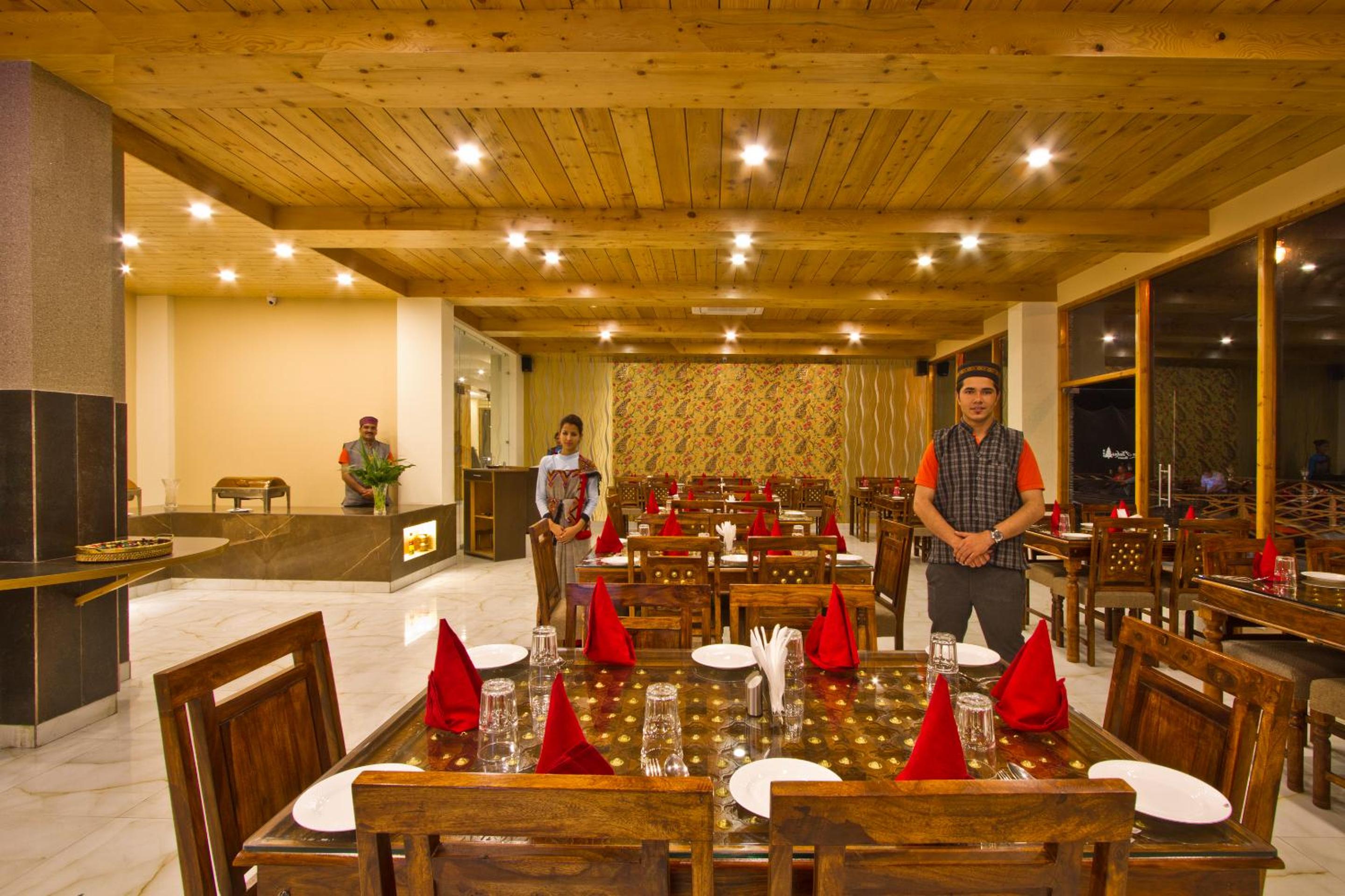 Snow Flakes Resort And Spa Centrally Heated Luxury Resort