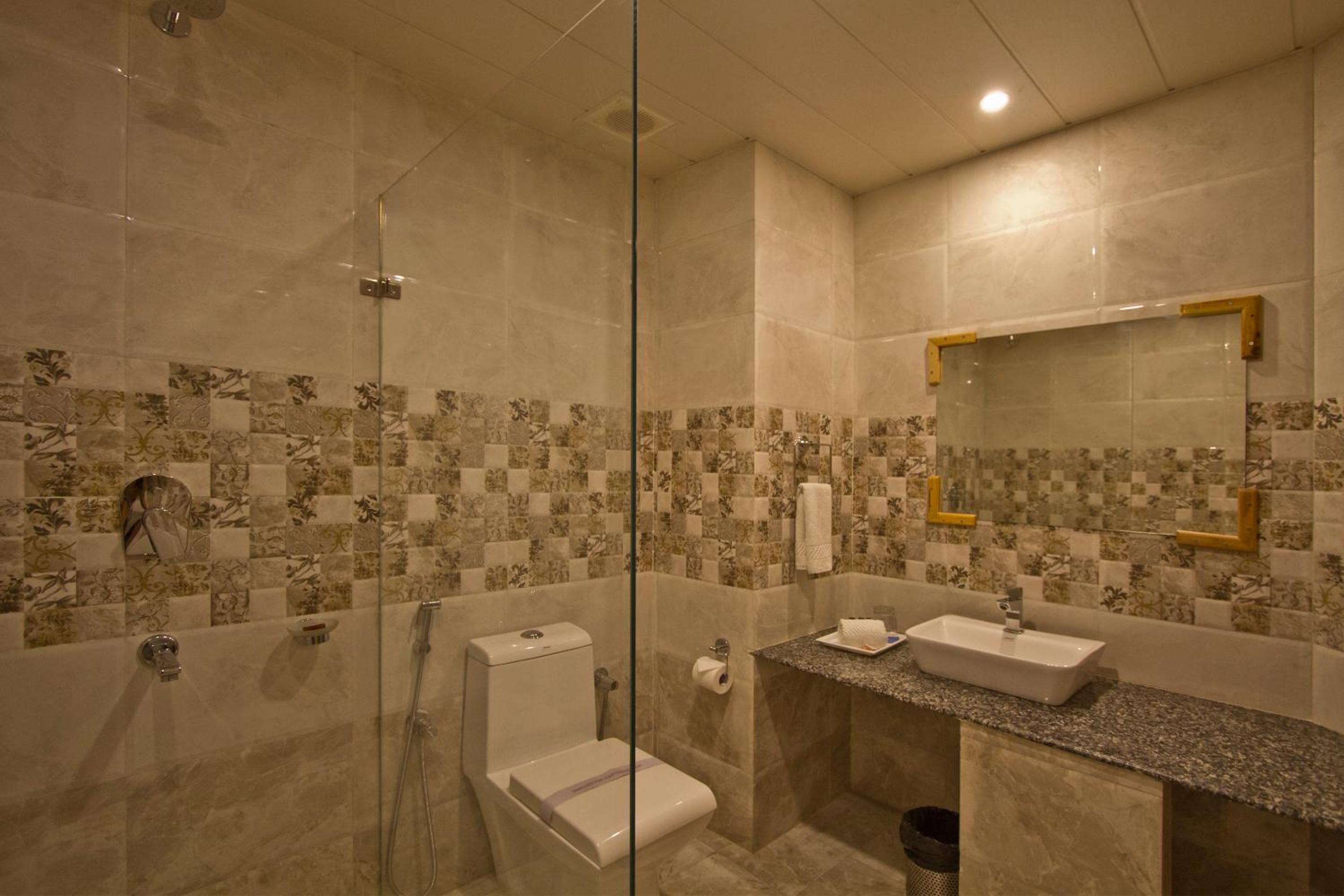 Snow Flakes Resort And Spa Centrally Heated Luxury Resort