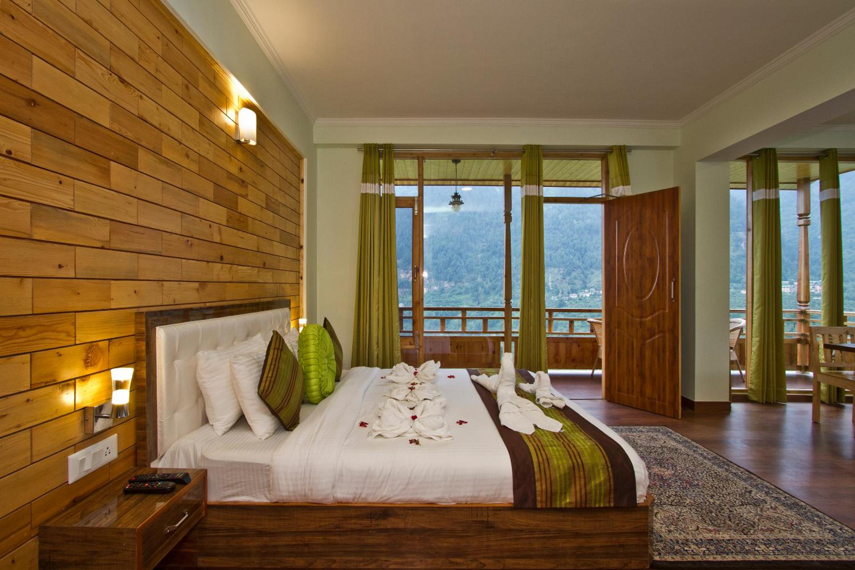 Snow Flakes Resort And Spa Centrally Heated Luxury Resort