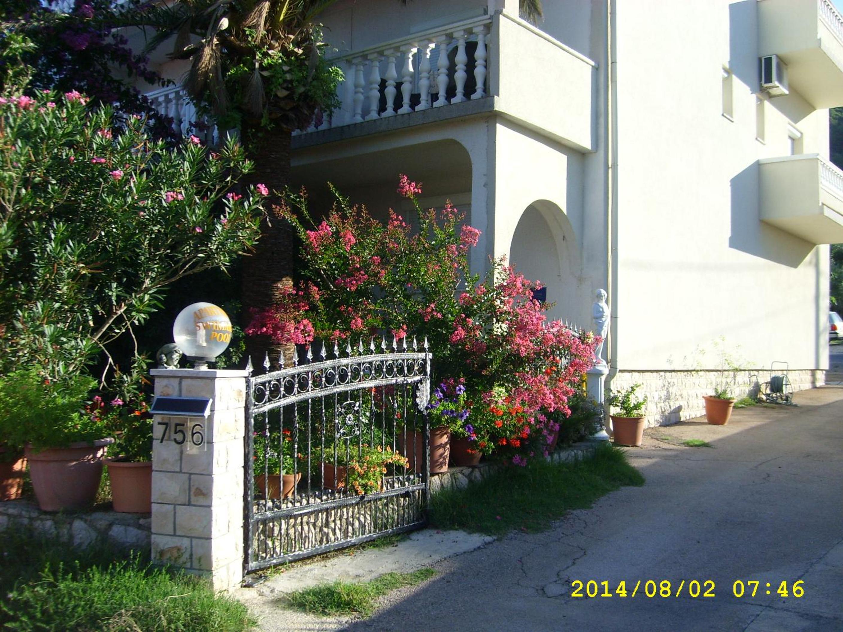 Apartments Bosiljka