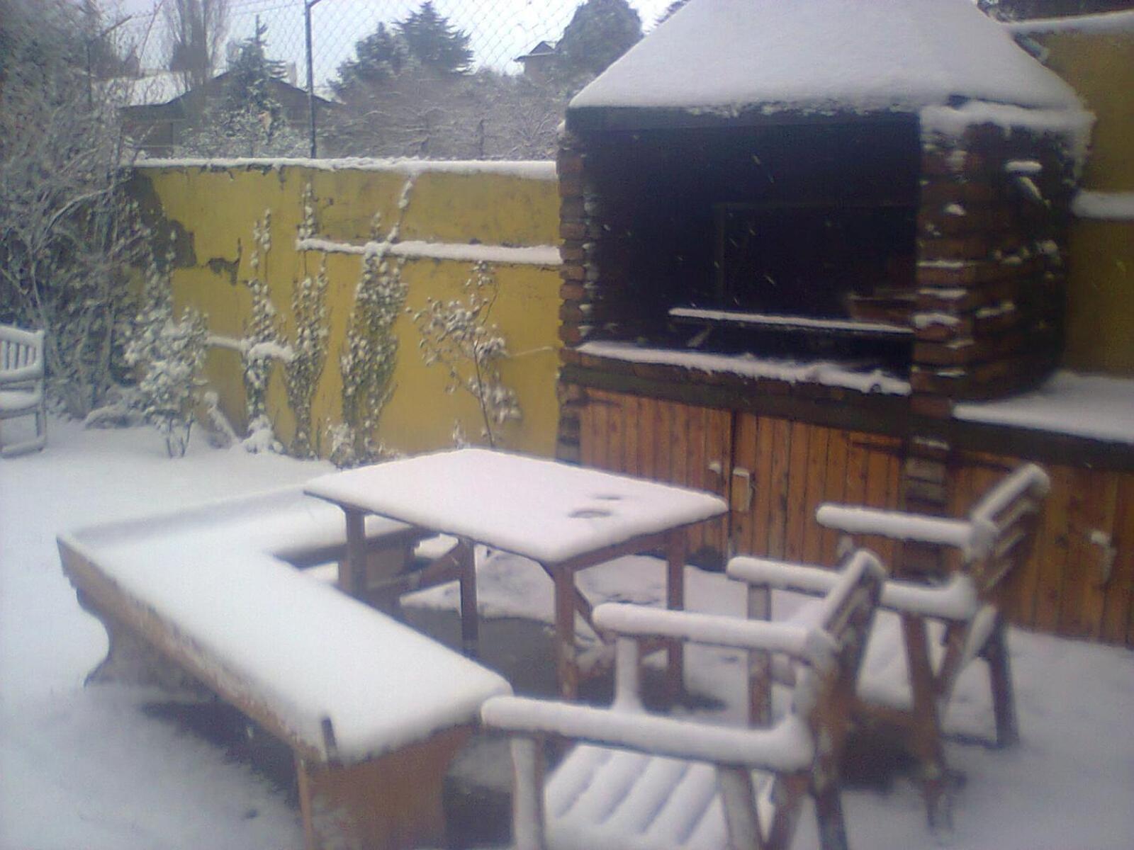 Periko´s Youth Hostel