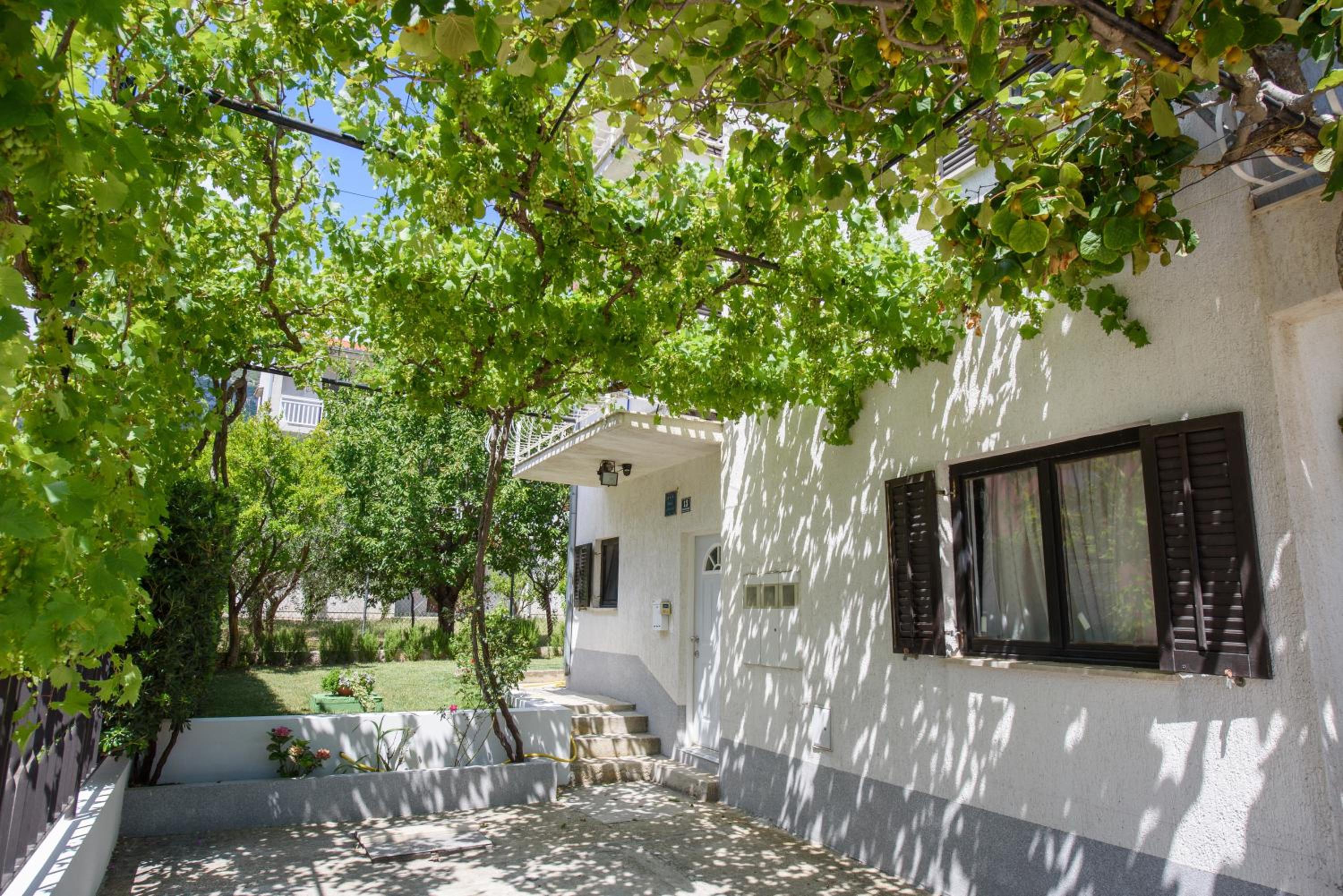 Holiday Home Bakovic - beautiful view, near Split & Trogir, Full AC rooms