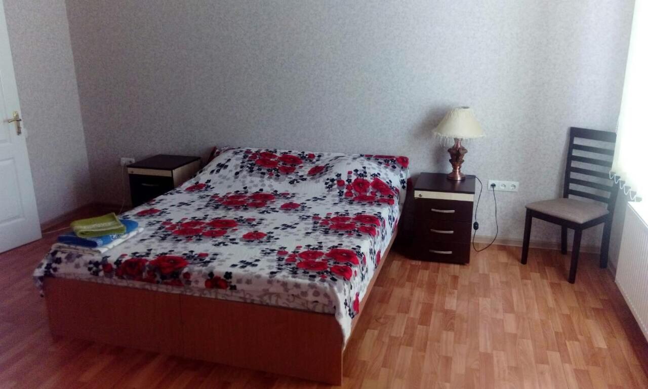 Apartment on Mira avenue view 4