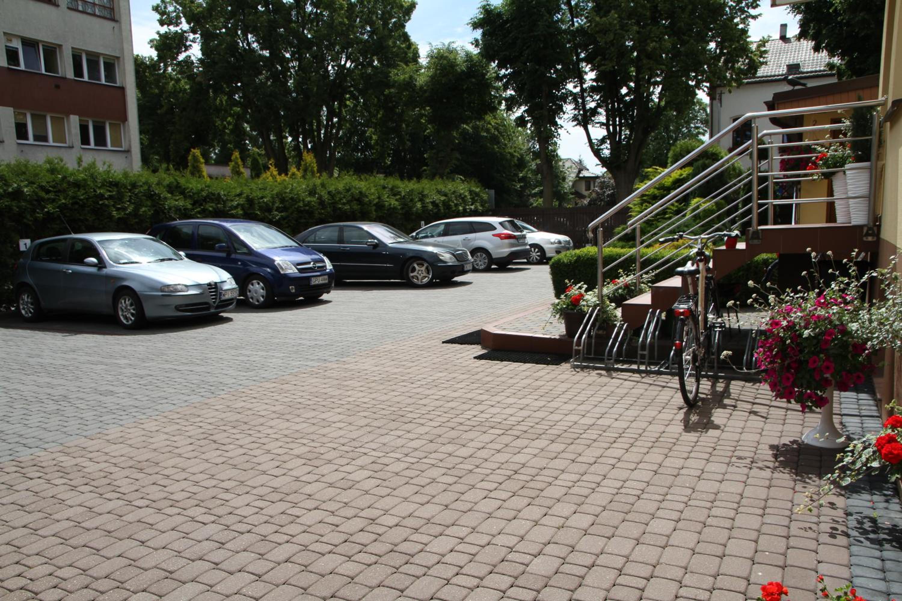 Photo 9