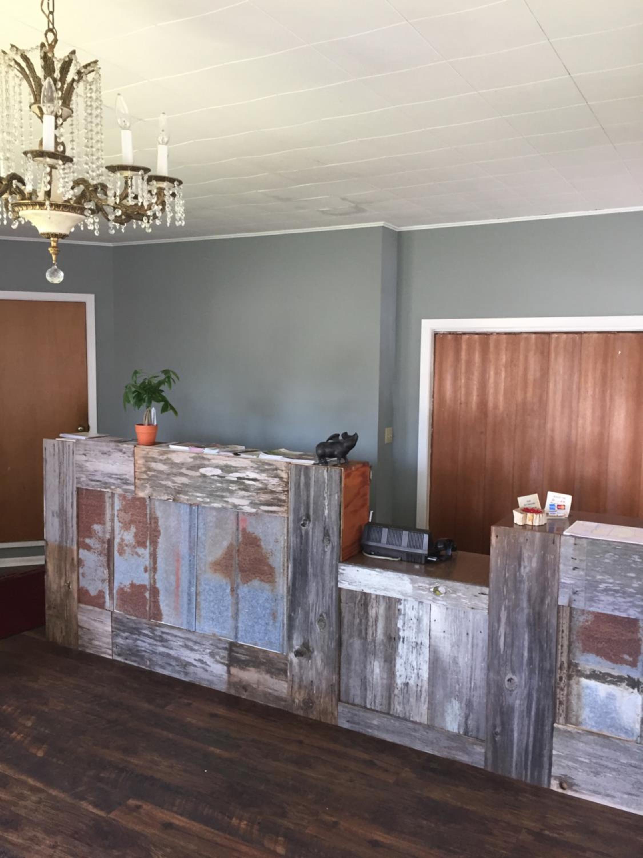 The Oak Motel