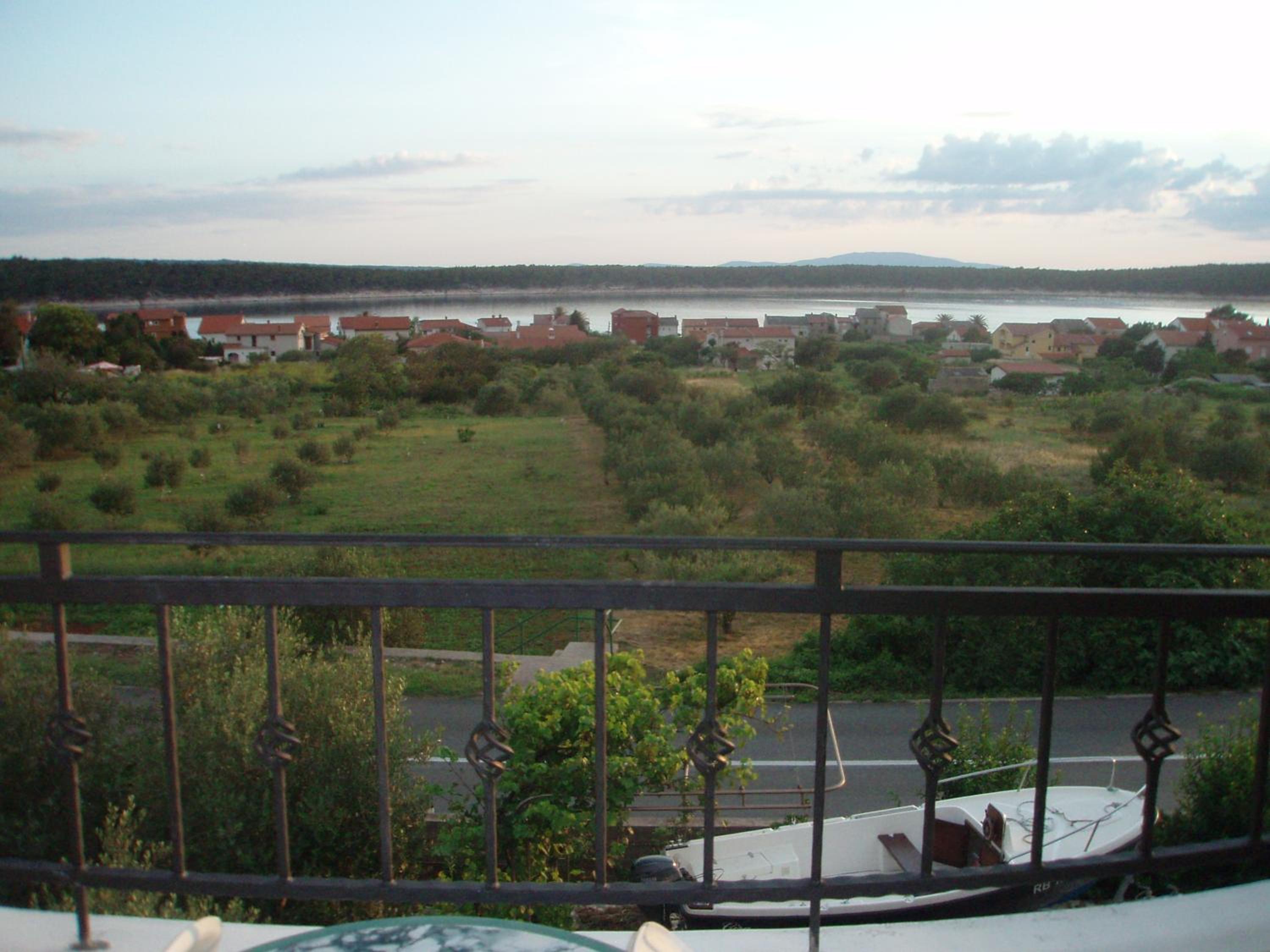 Photo 32