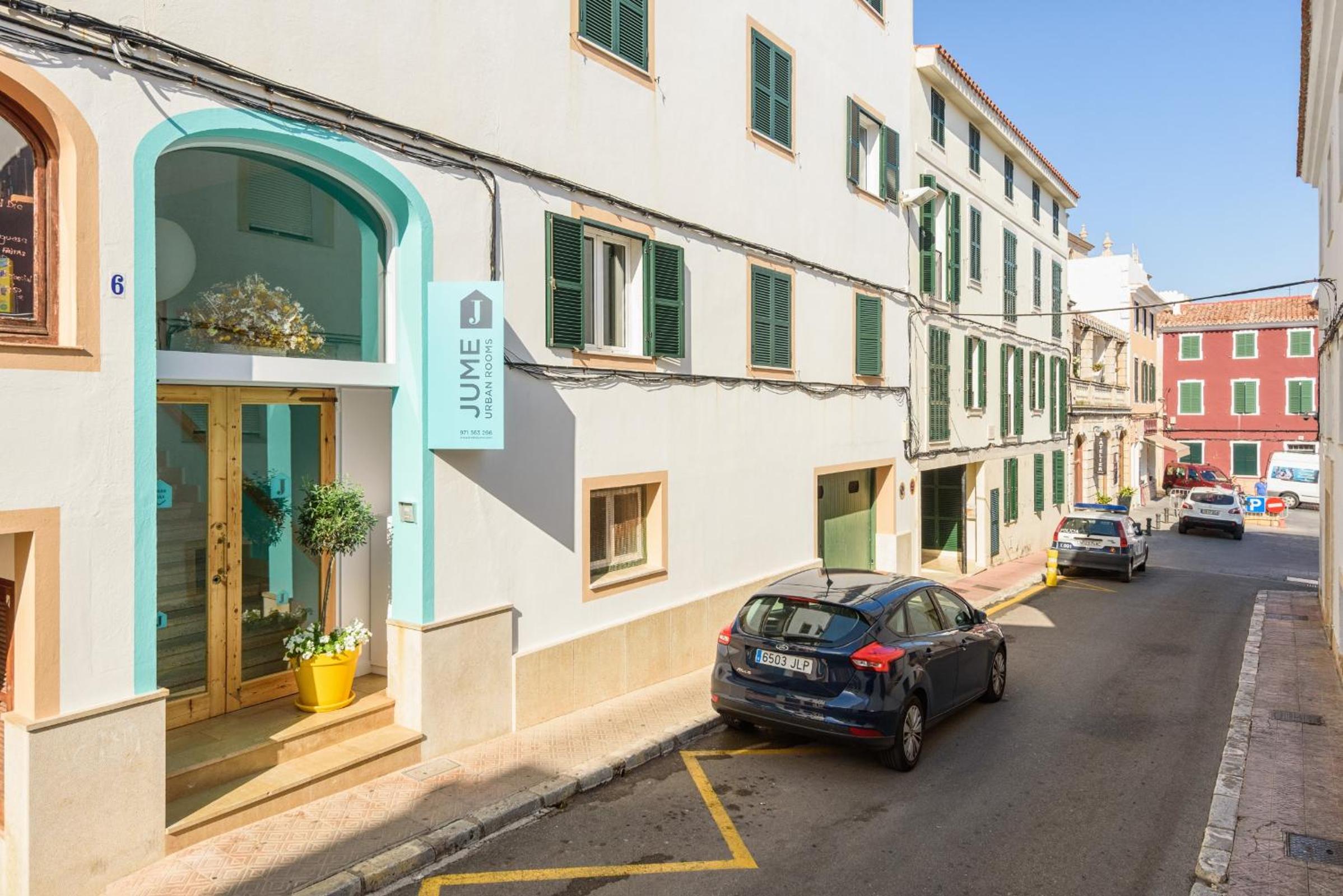 Hostal Jume - Urban Rooms
