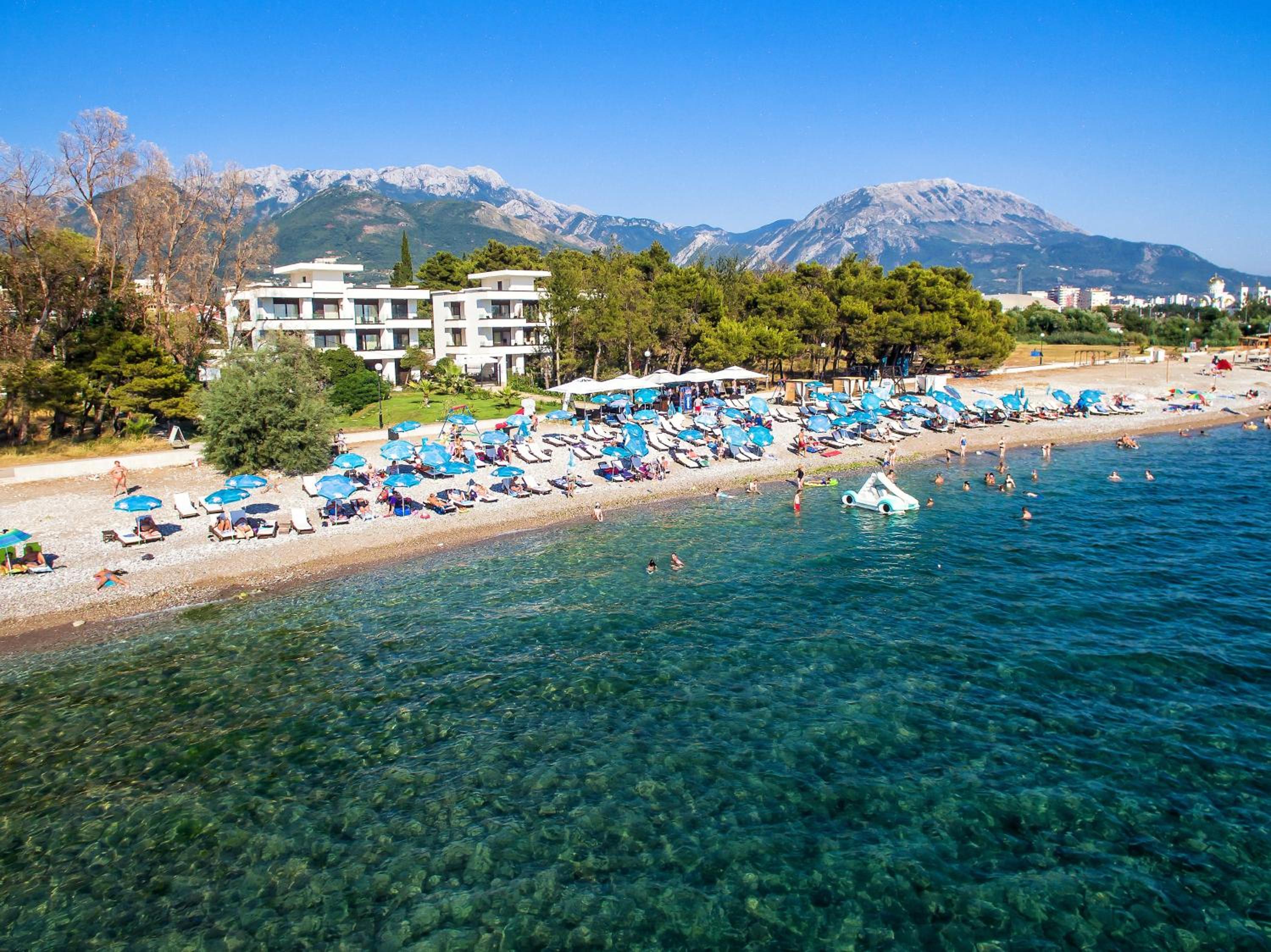 Apartments Kuce Lekovica Beach & snack bar- Bistro