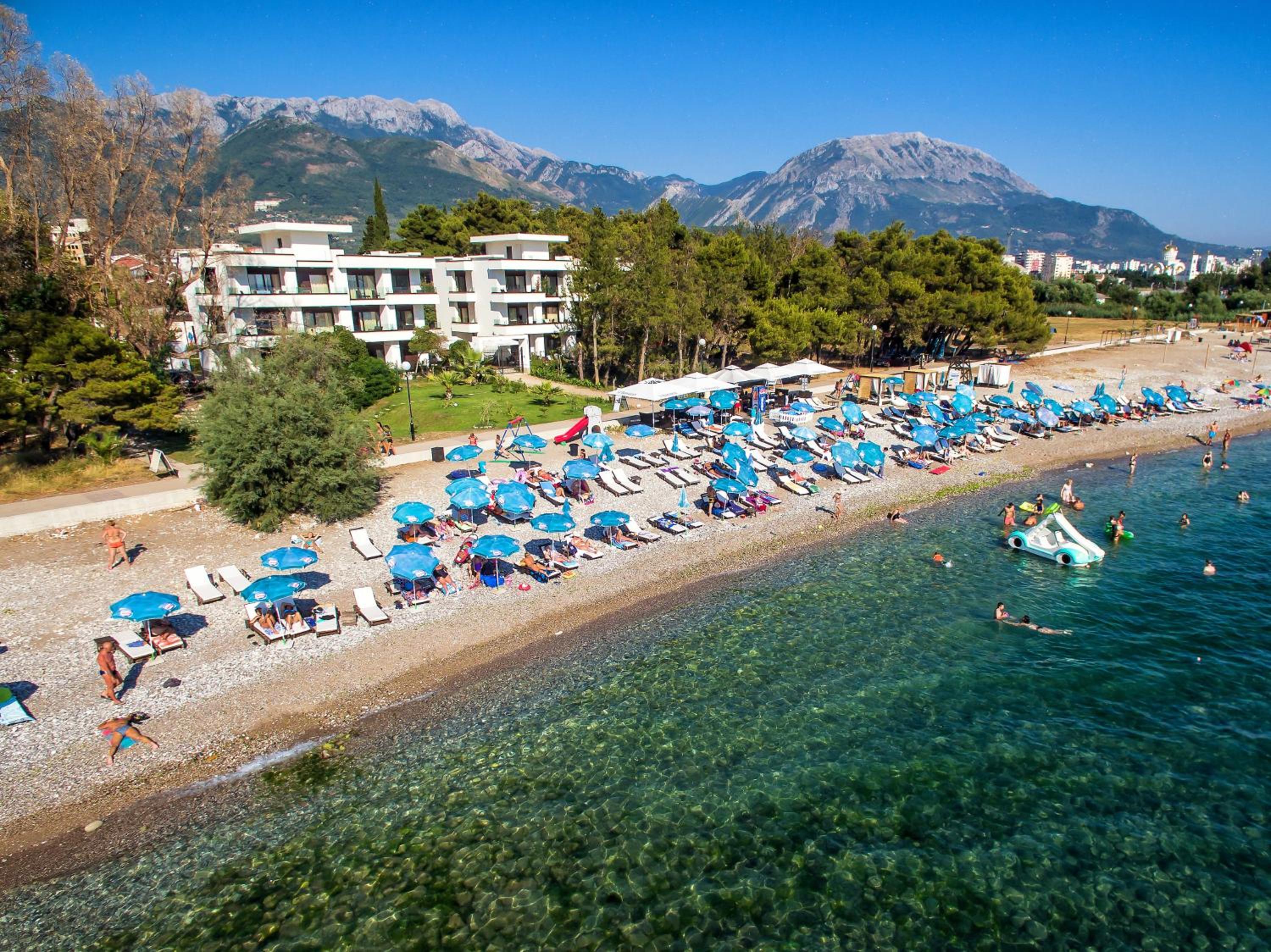 Apartments Kuce Lekovica Beach & snack bar- Bistro