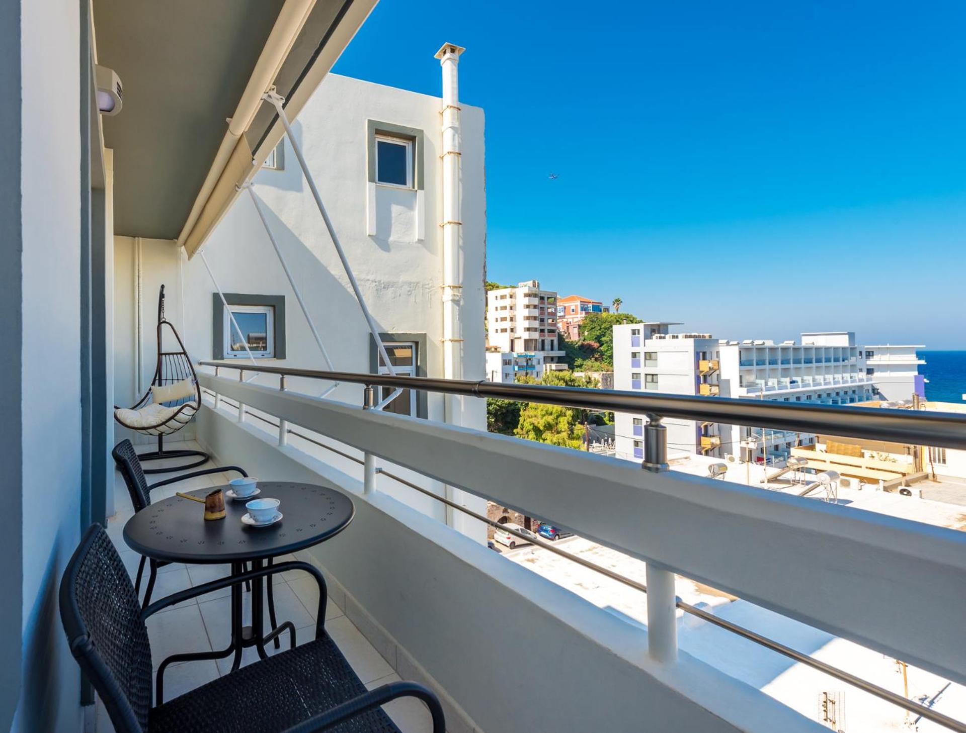 Sea and the city photo 2