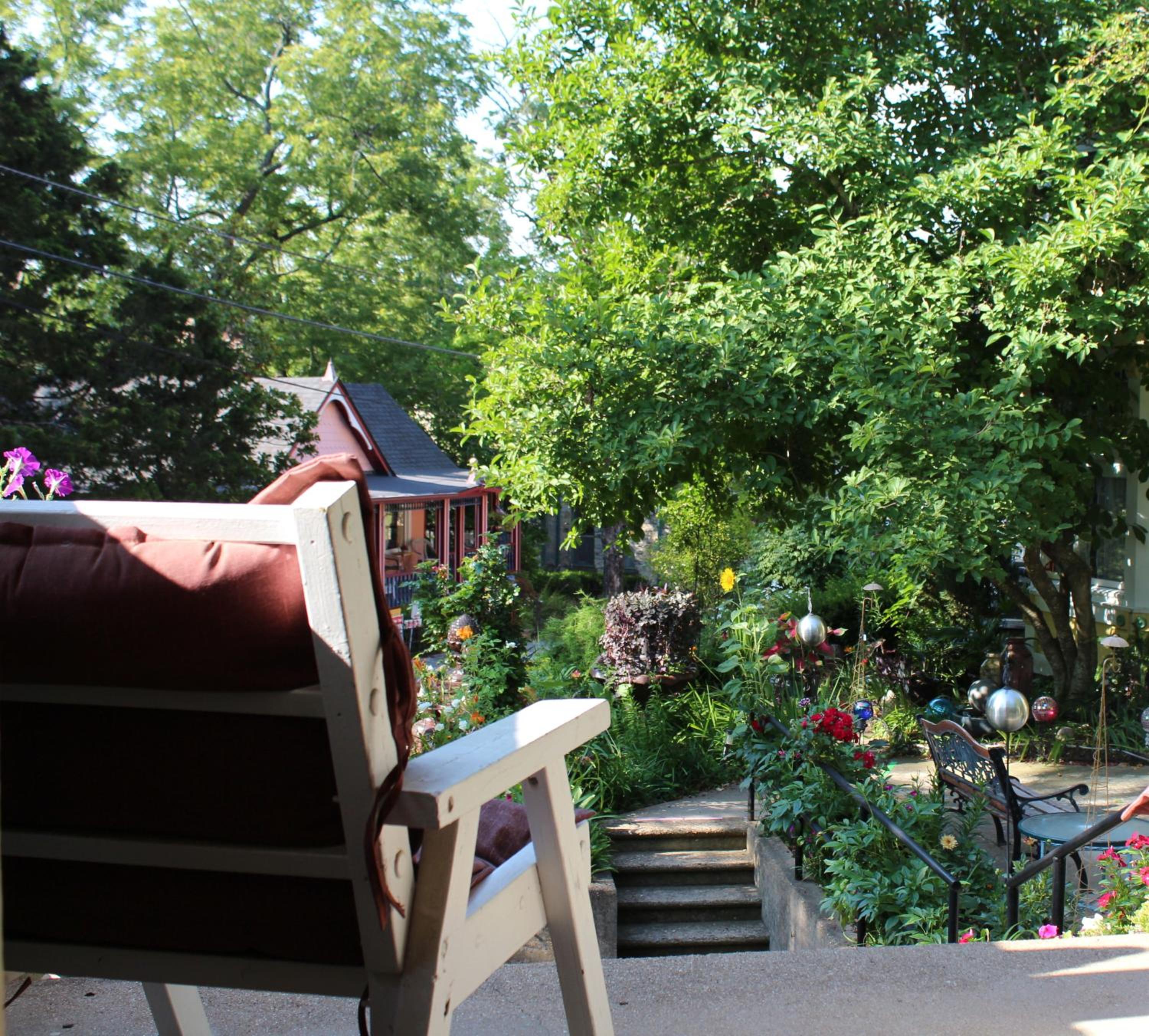 All Seasons Inn