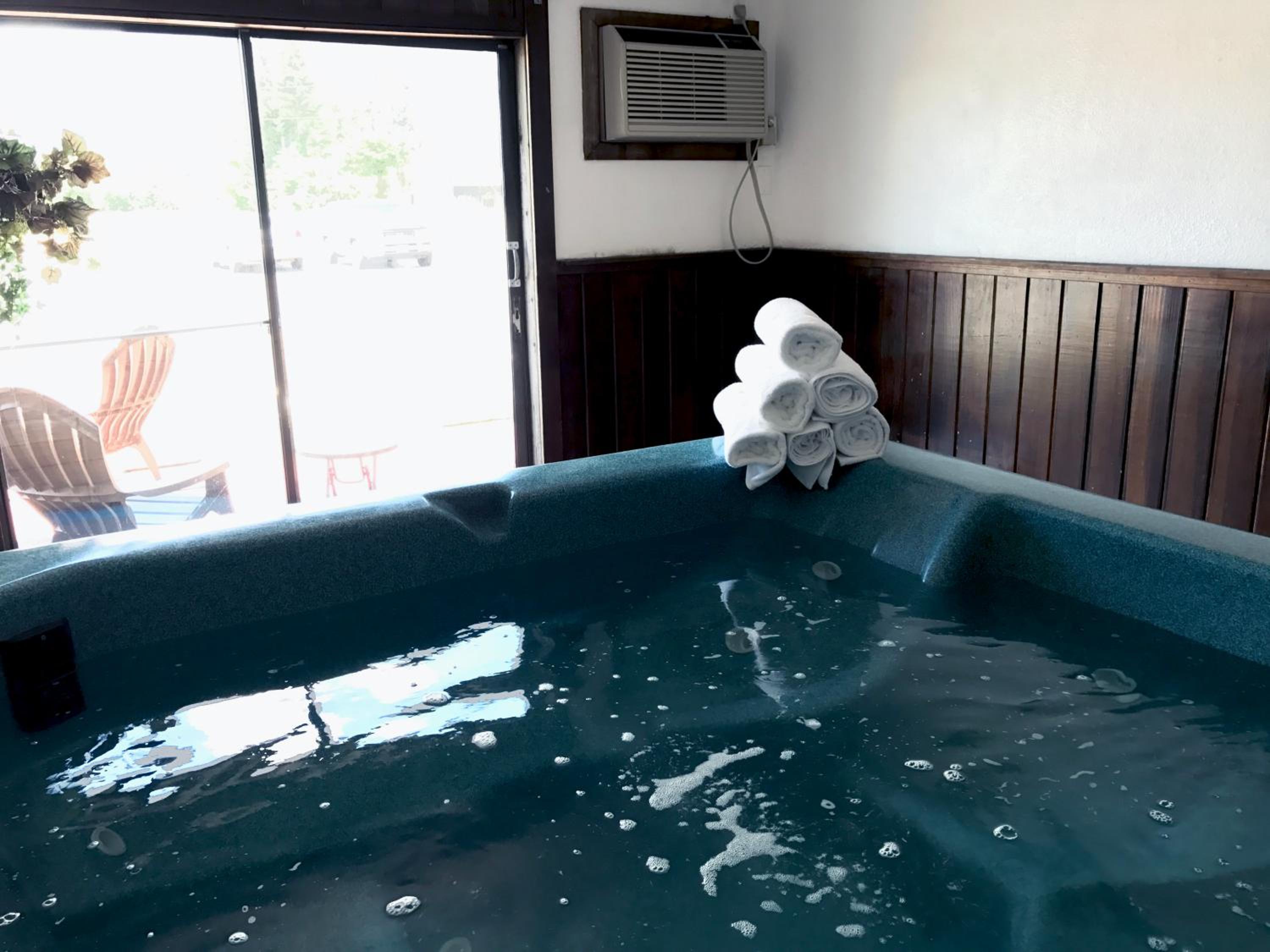 FairBridge Inn and Suites Sandpoint - Property Image 1