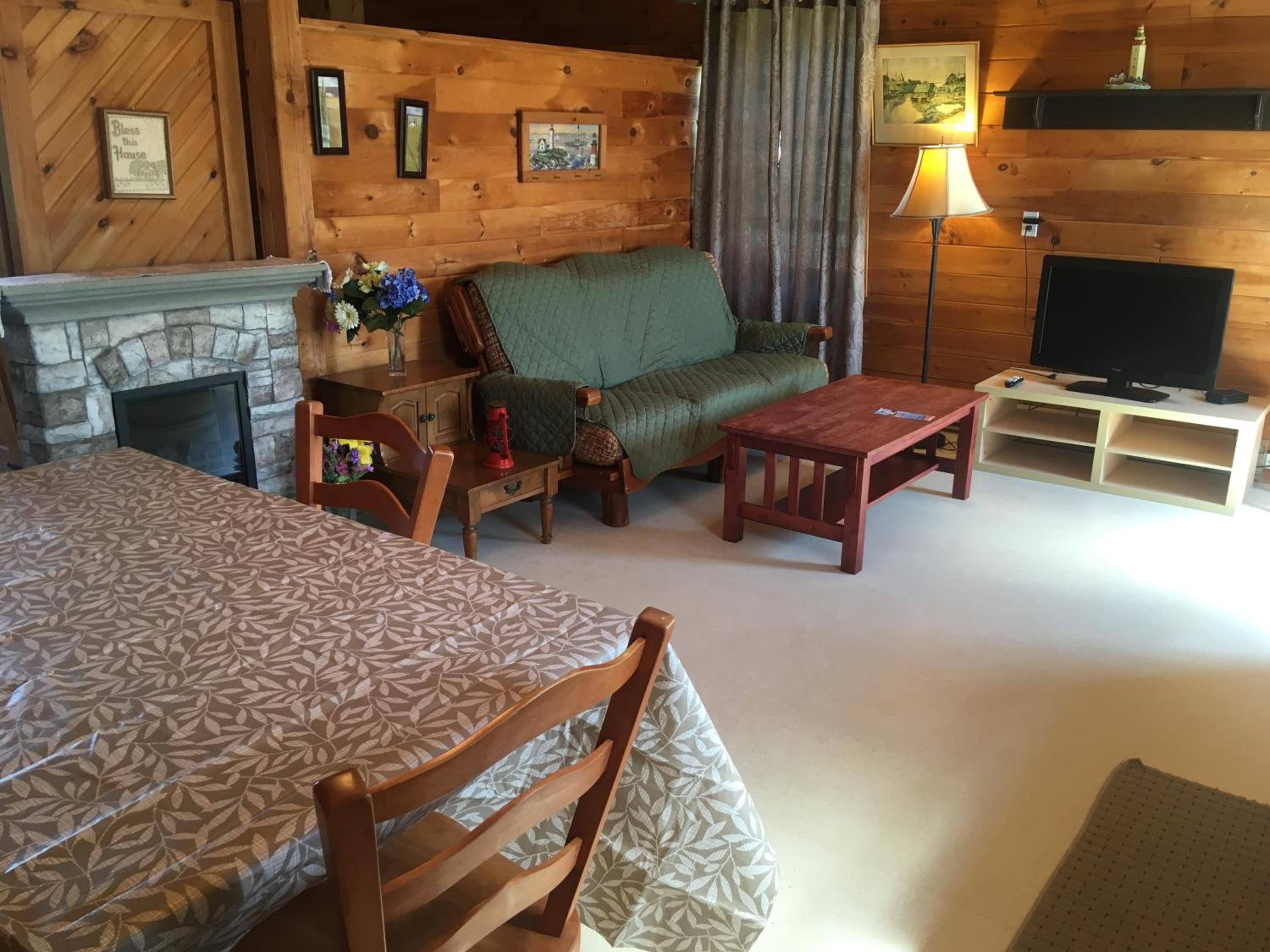 Baywatch Lighthouse Cottages & Motel