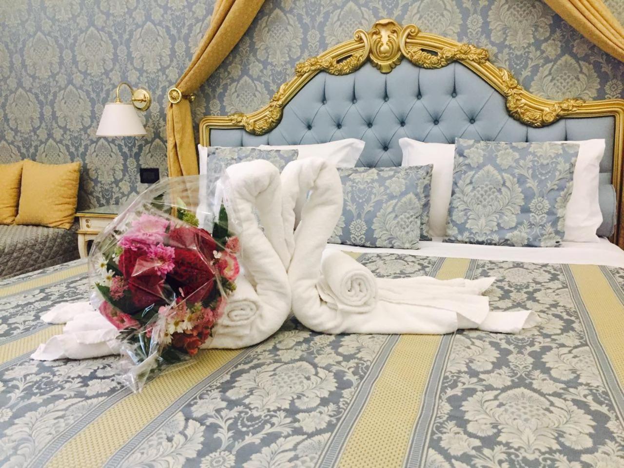 Friendly Venice Suites