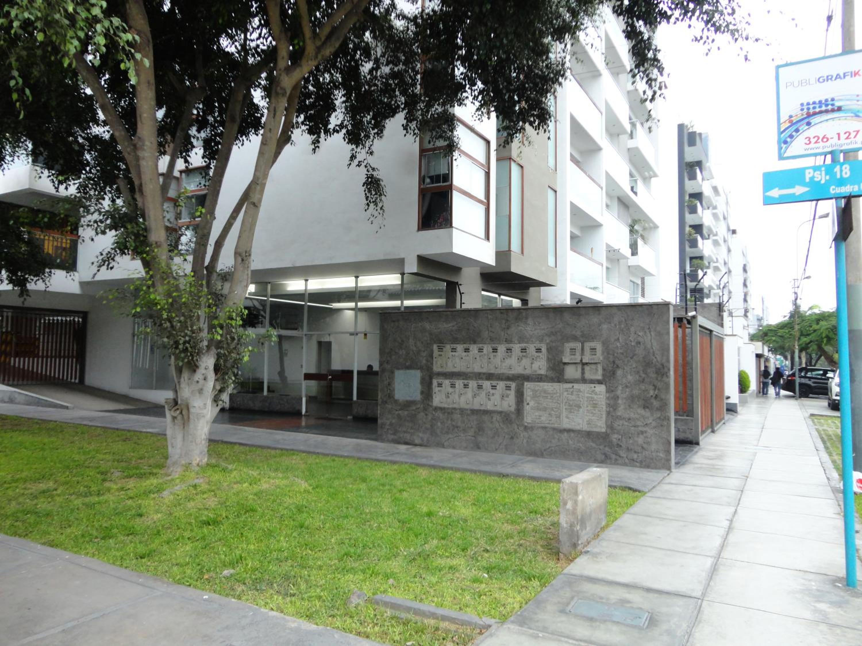 Photo 12