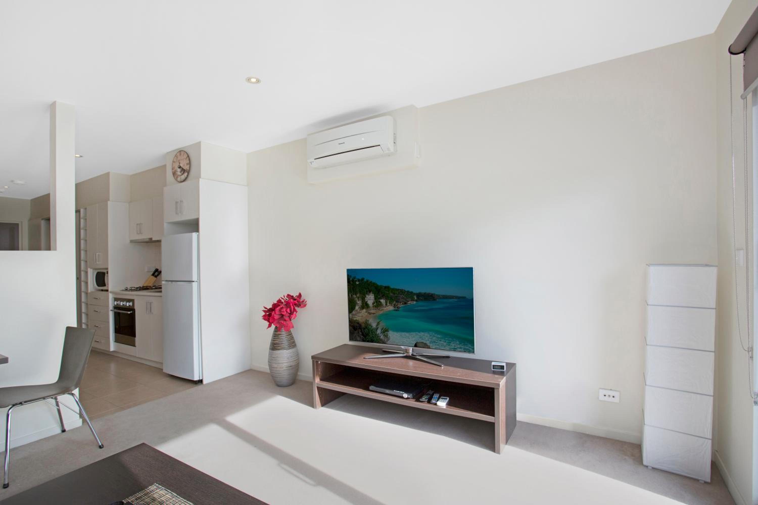 Astra Apartments Glen Waverley @ViQi